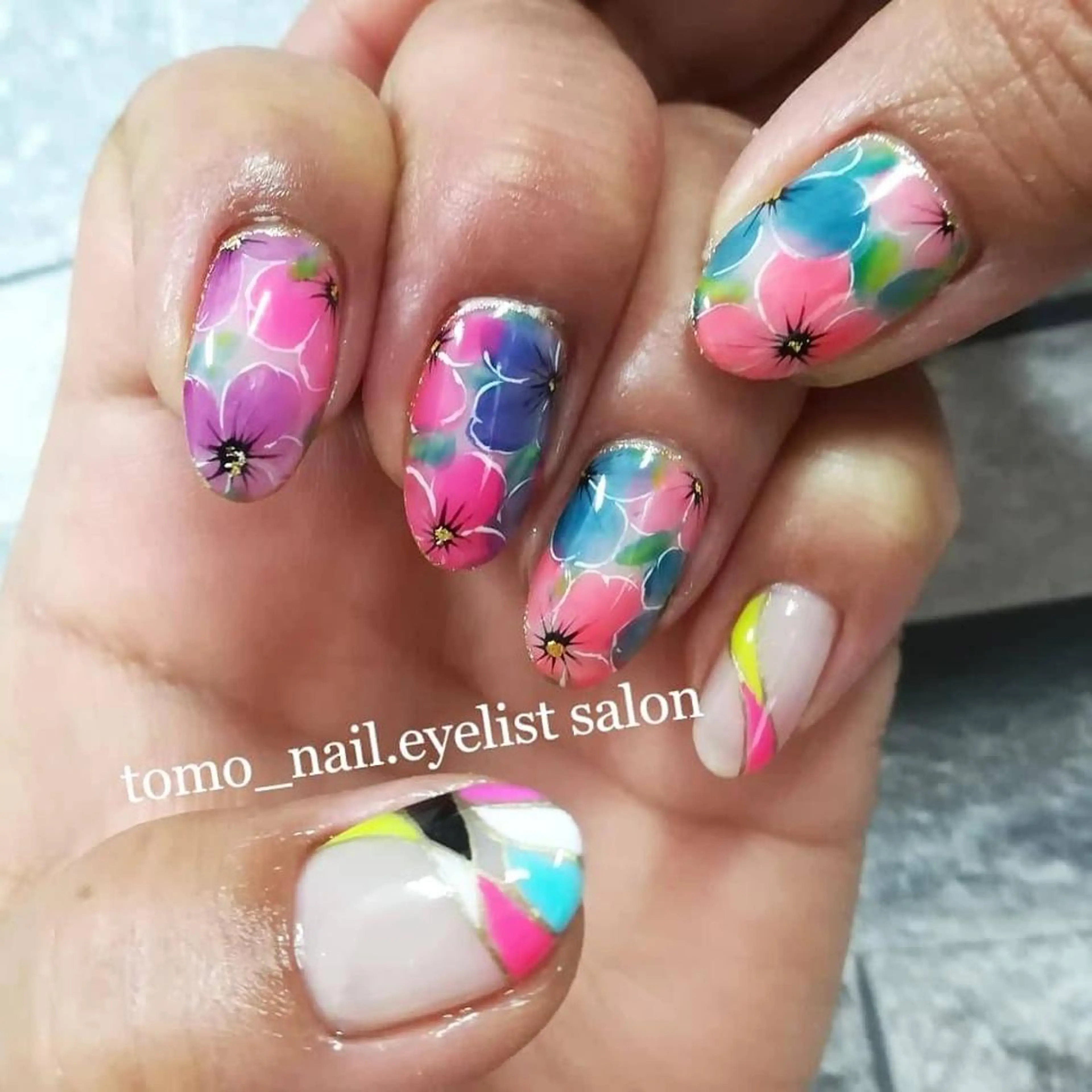 ネイル ジェルネイル パラジェル tomonail eyelistのマツエク・マツパデザイン