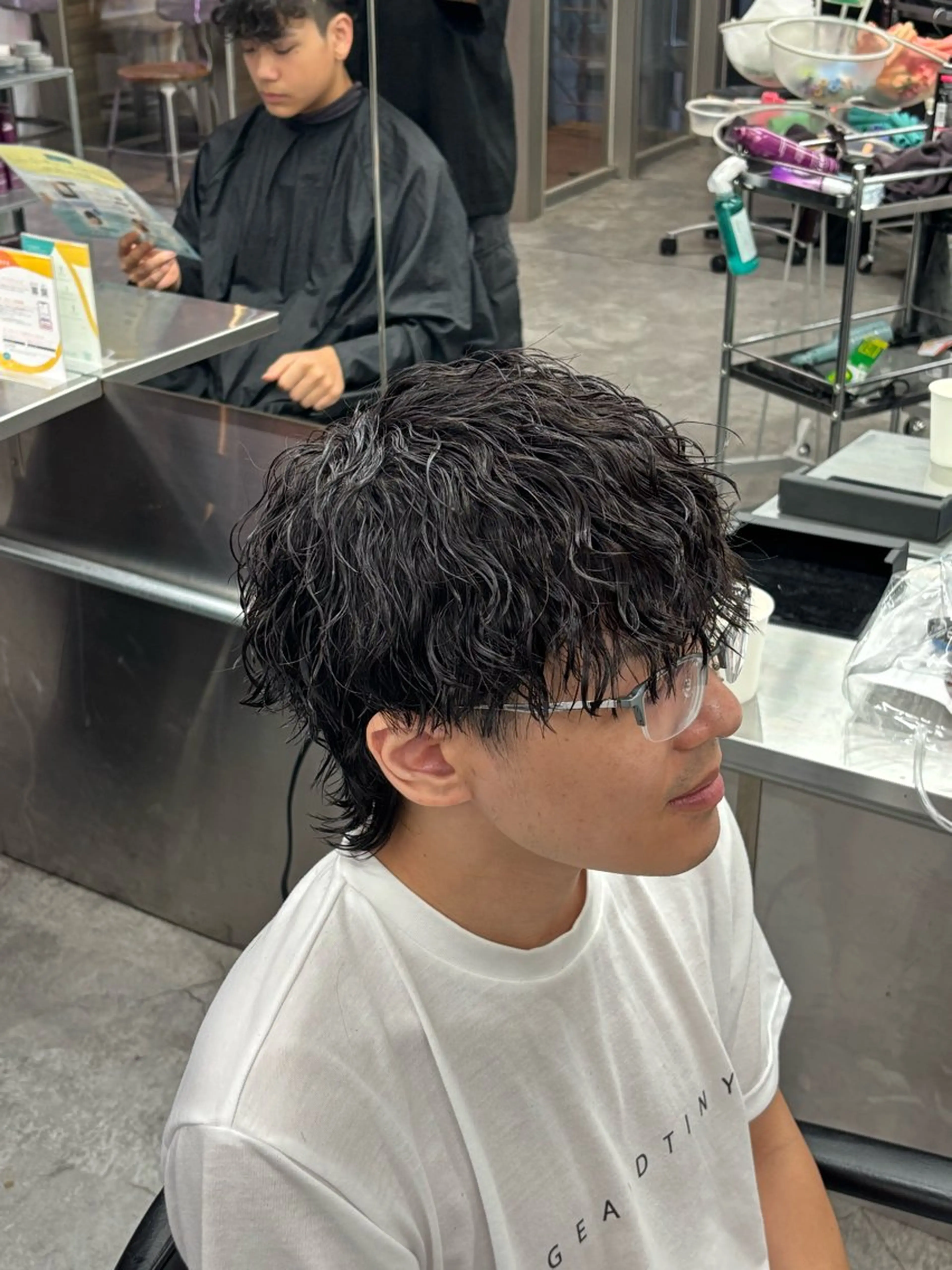 パーマ メンズハイトーン 北斗💍レイヤーのヘアスタイル