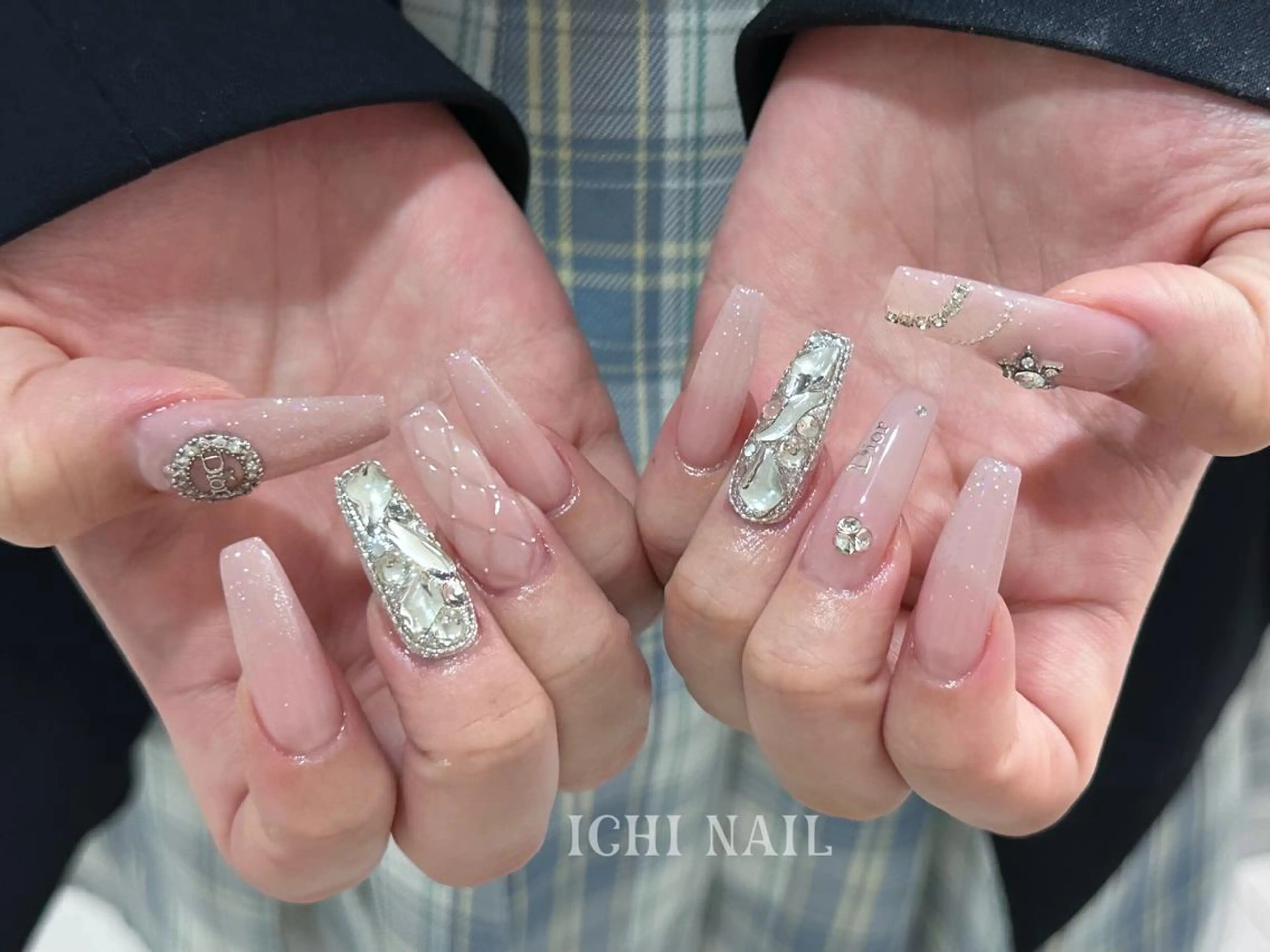 ネイル ハンドネイル 🧚🏻‍♀️ NOHA🎀のネイルデザイン