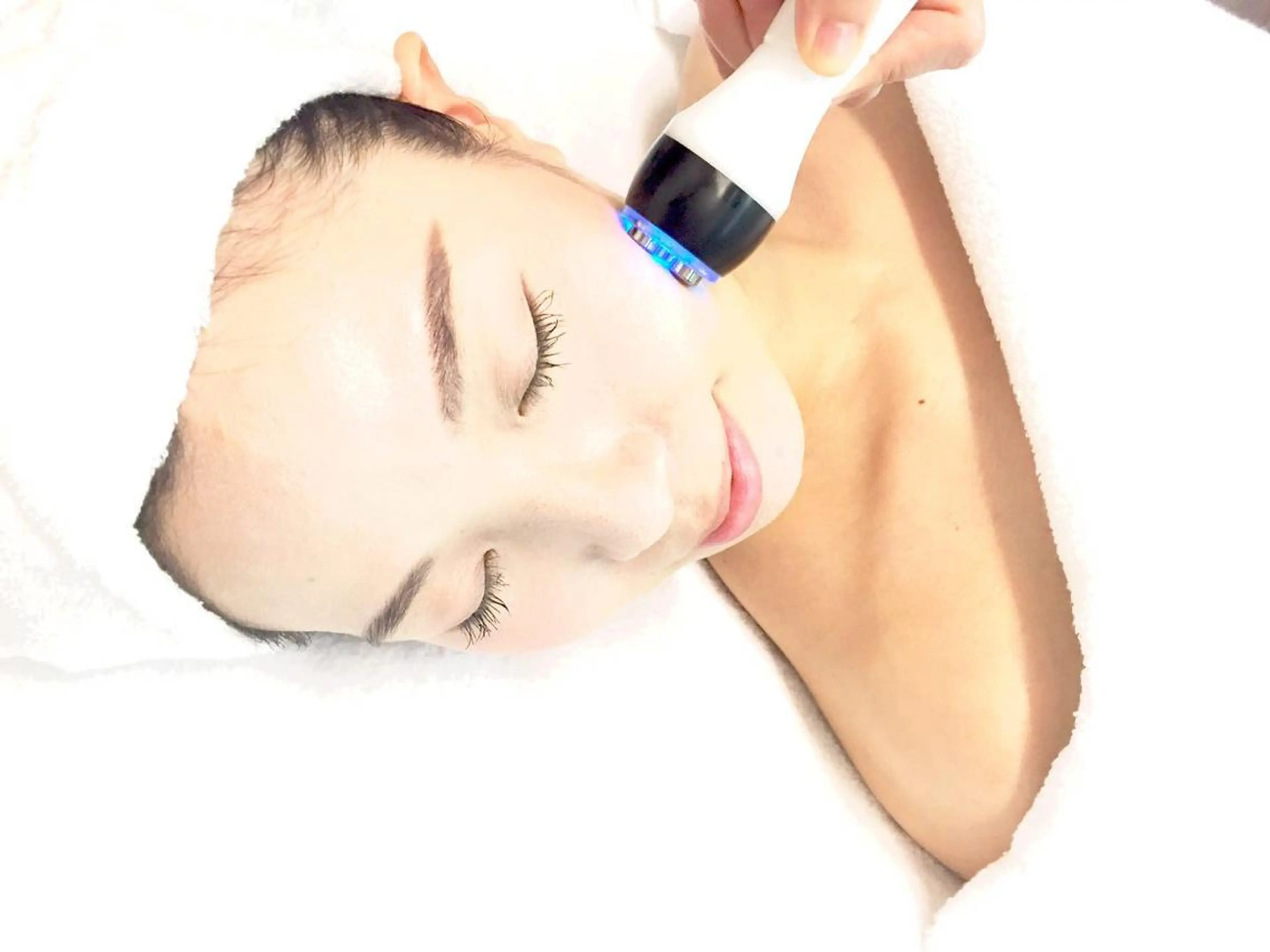 小顔人気NO1キレイアップ話題のハイパーナイフ&韓国小顔コルギデコルテパック付90分9000円の写真