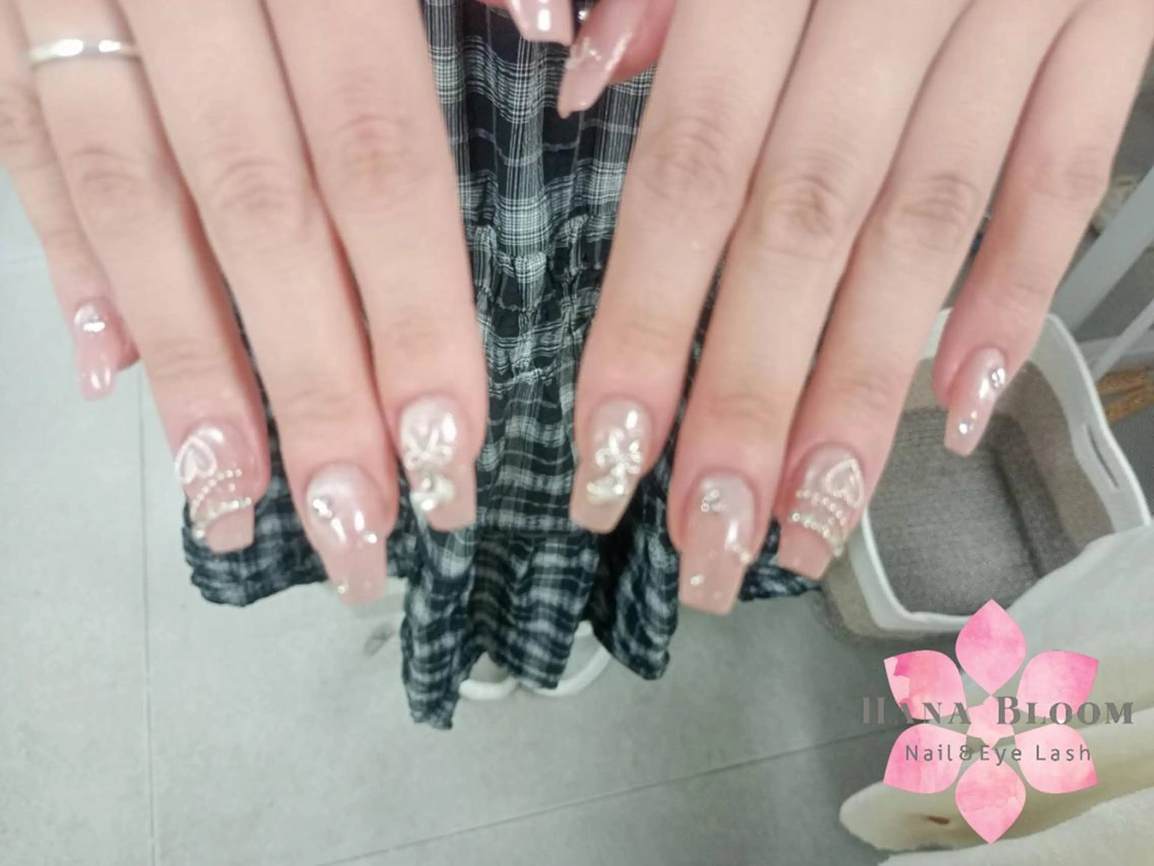 ネイル ガーリー 韓国ネイル ロングネイル 持ち込み リボン ハンドネイル ハンドケア Hana Bloom Nail💛Rinaのネイルデザイン