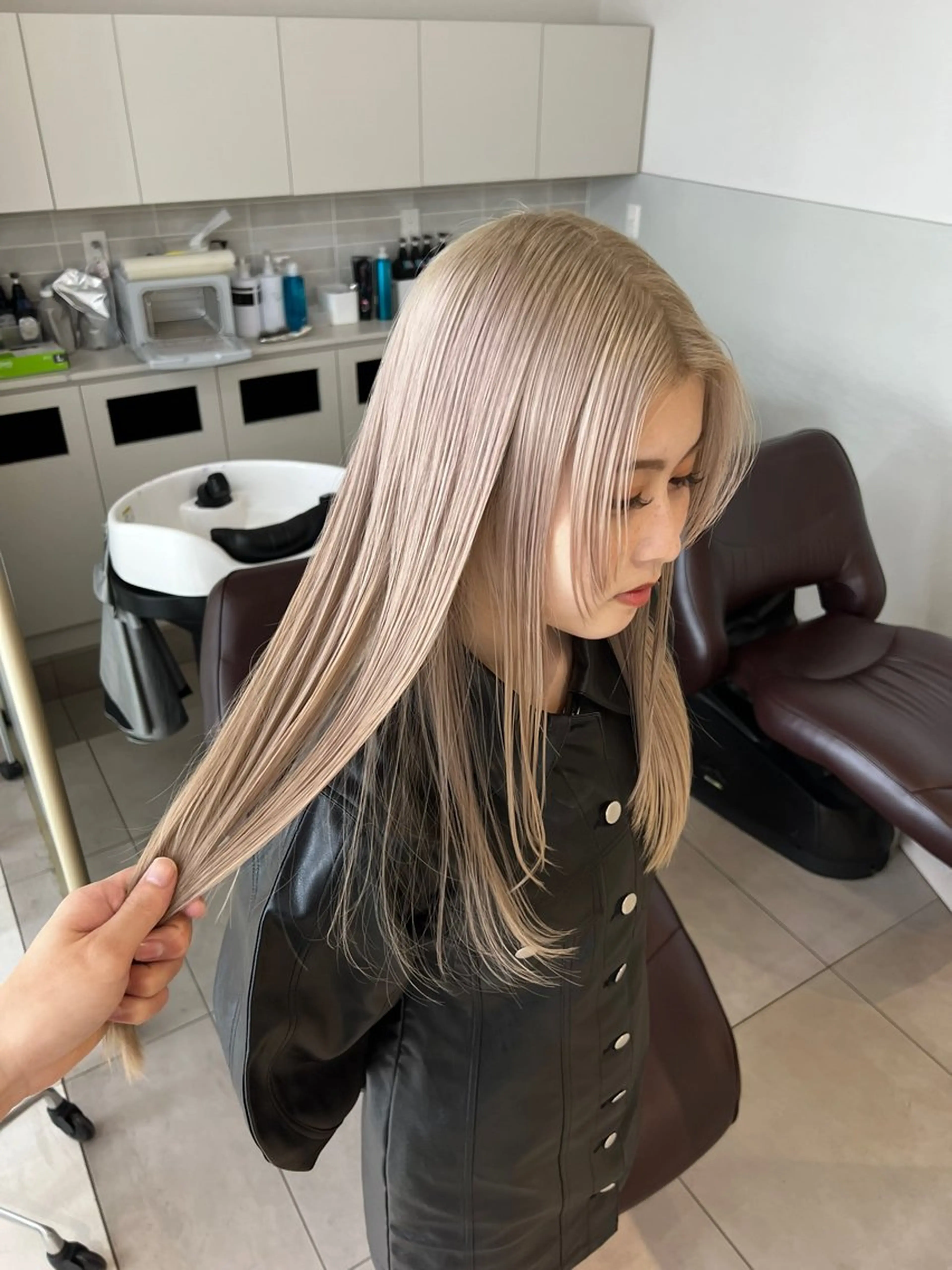ロング カラー ブリーチ ケアブリーチ ダブルカラー ハイトーンカラー ボブ レイヤー専門家 ダブルカラー修のヘアスタイル