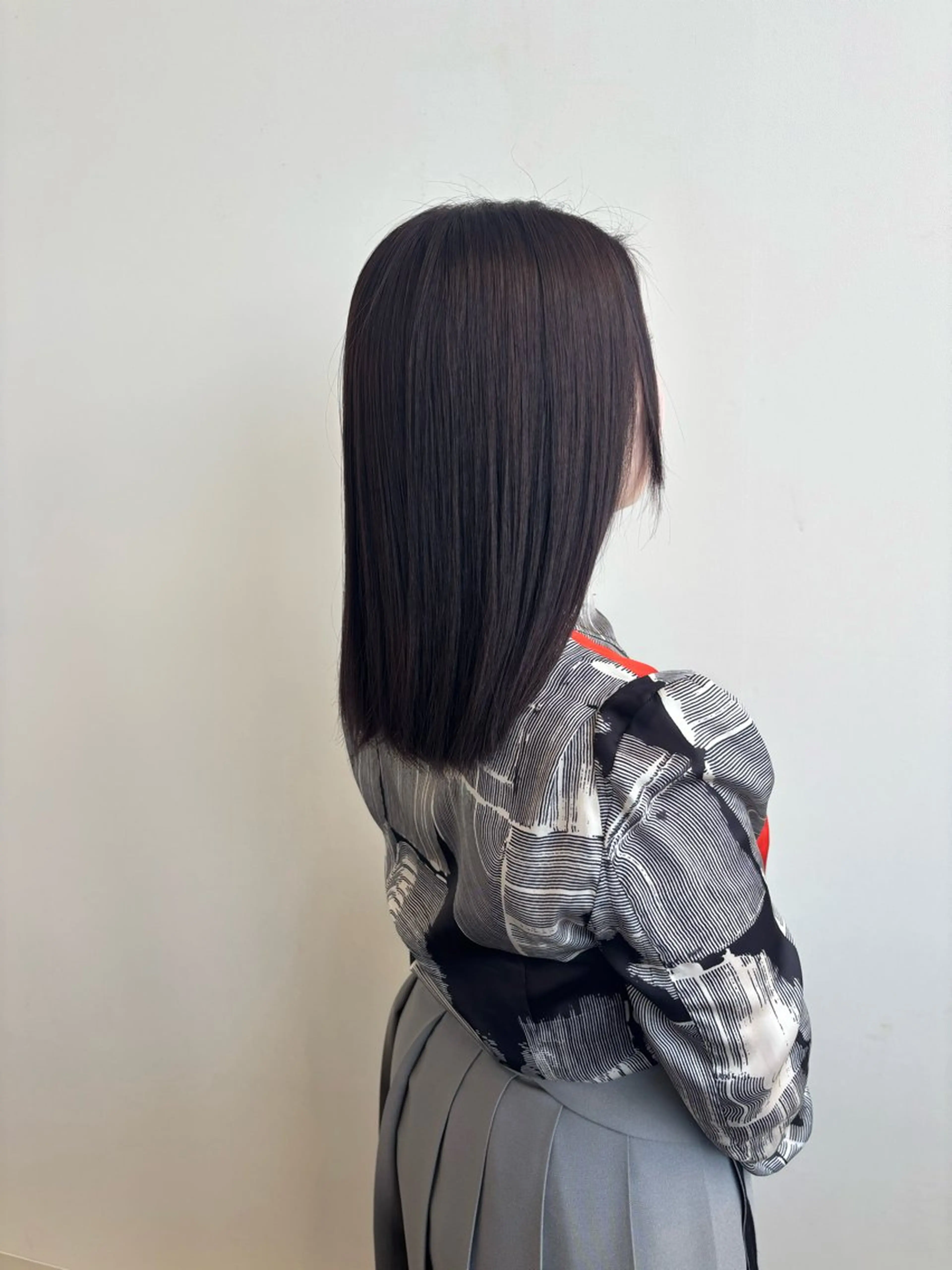 セミロング カラー earth銀座 青山🩵のヘアスタイル