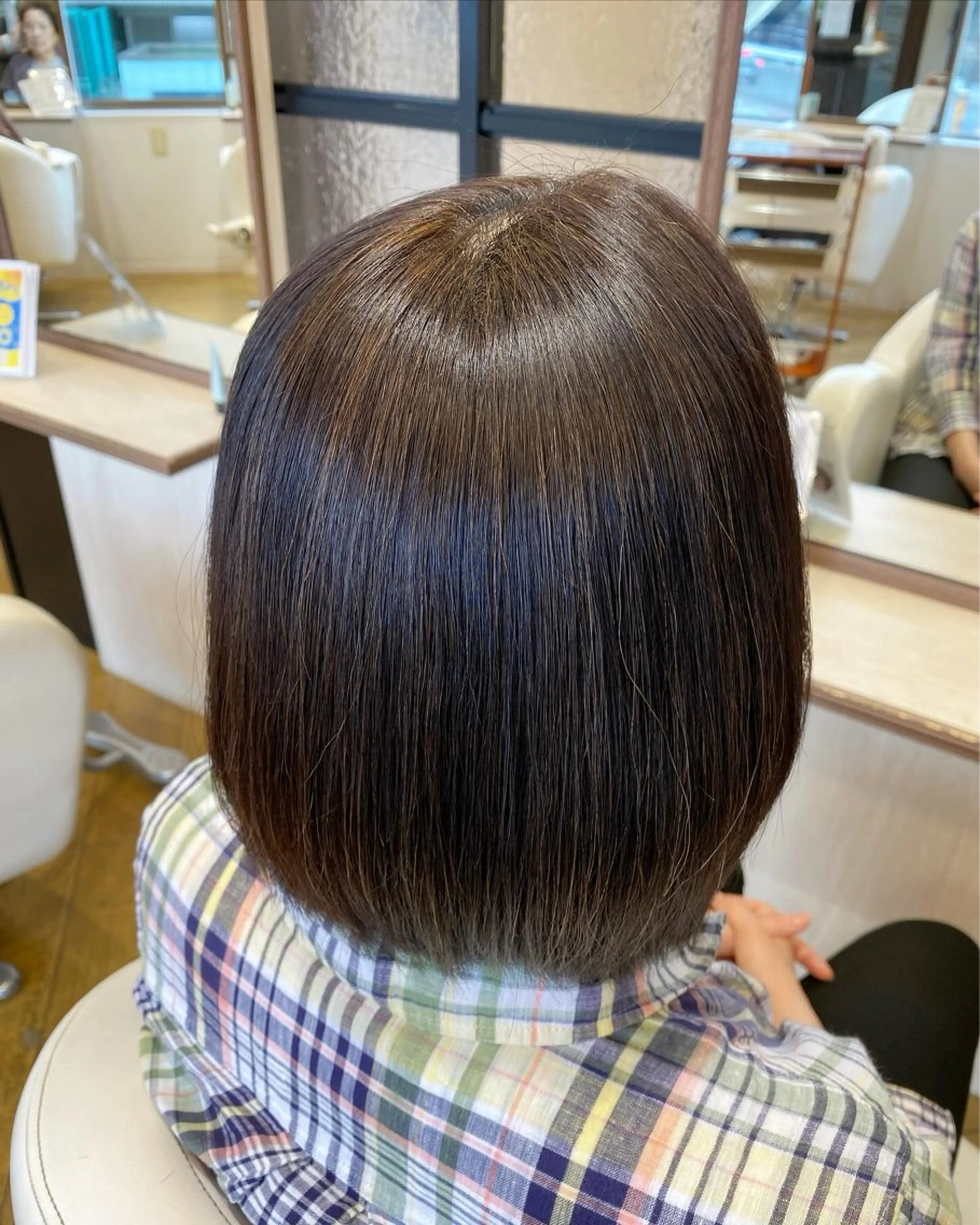 ミディアム カット 縮毛矯正 艶感🫧透明感カラー YUKARIのヘアスタイル