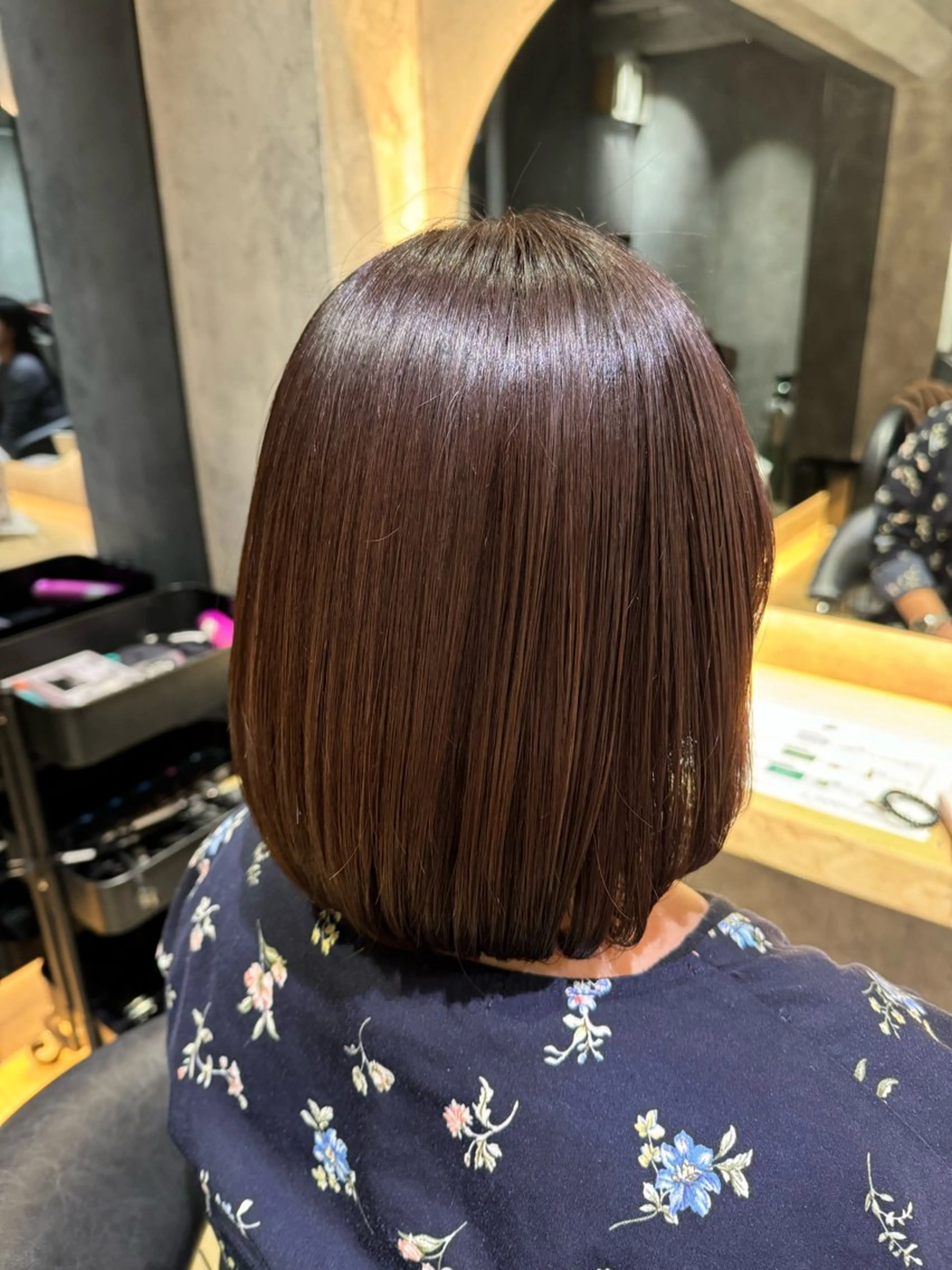 ミディアム カット ヘアカラー トリートメント 鐘築 彩のヘアスタイル