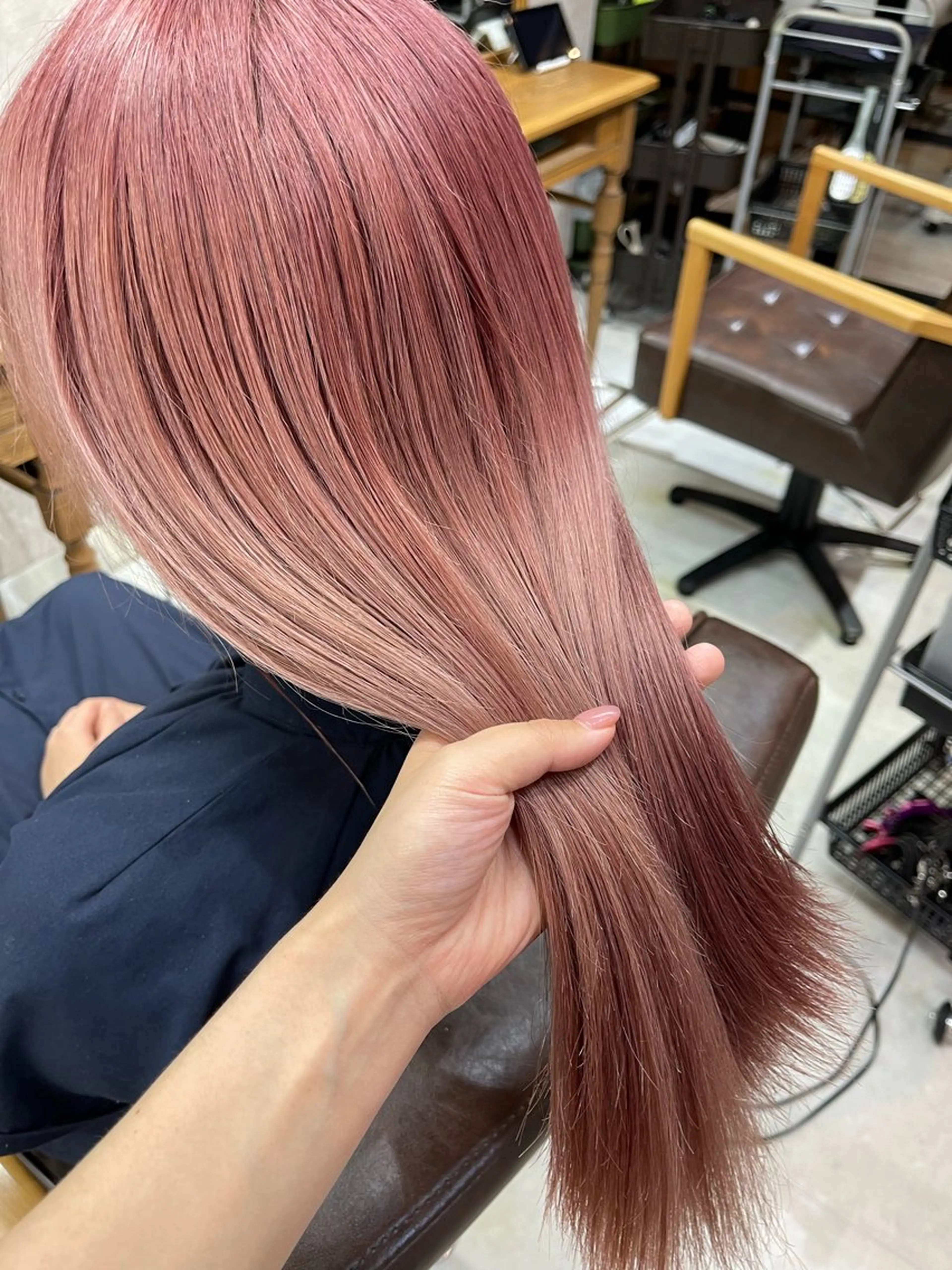 ロング Colore(コローレ)所属・顔タイプ/ダブルカラ ー/りりかのヘアスタイル