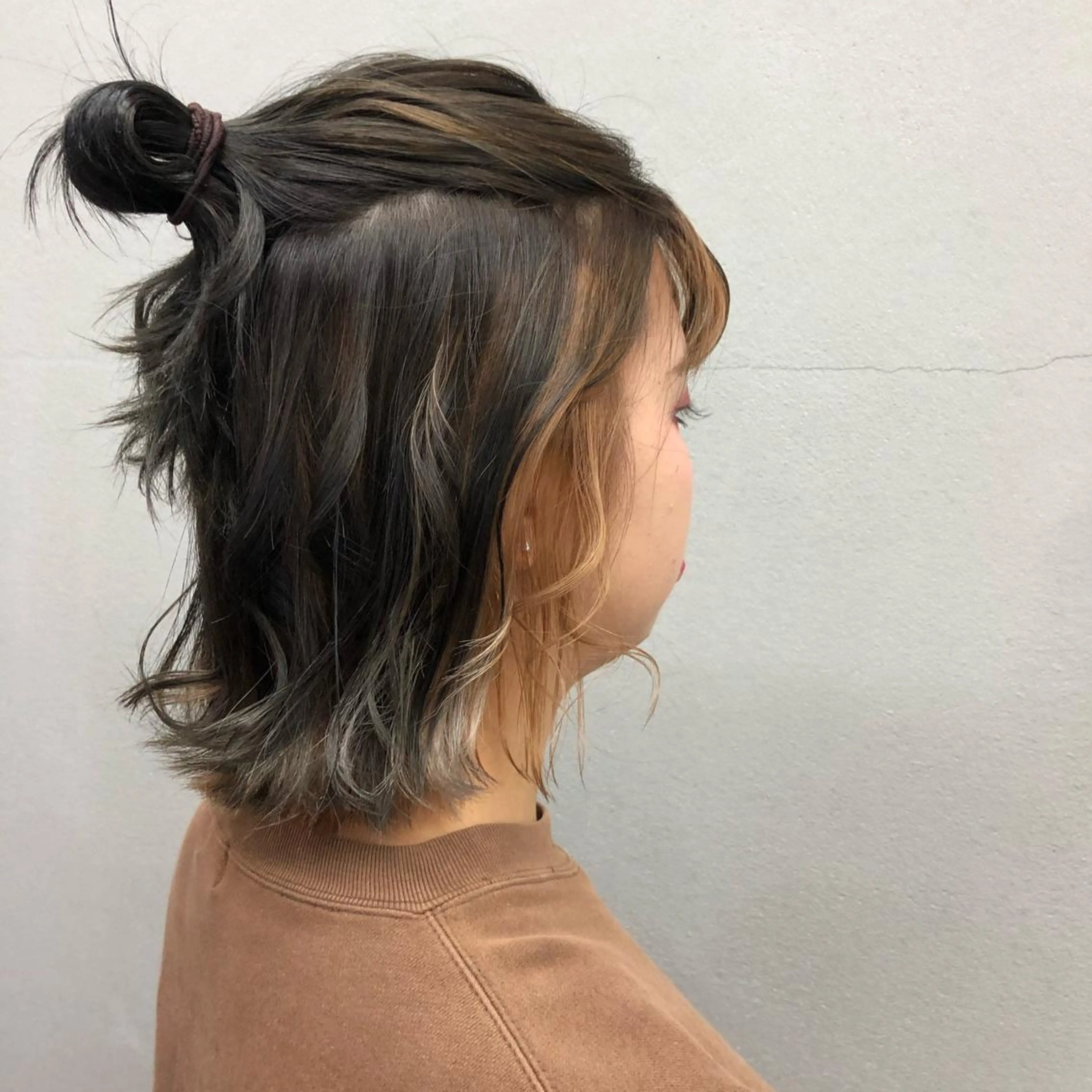 ショート カラー ヘアアレンジ ベージュカラー ダークグレー インナーカラー N/デザインカラー 🌿ナギのヘアスタイル