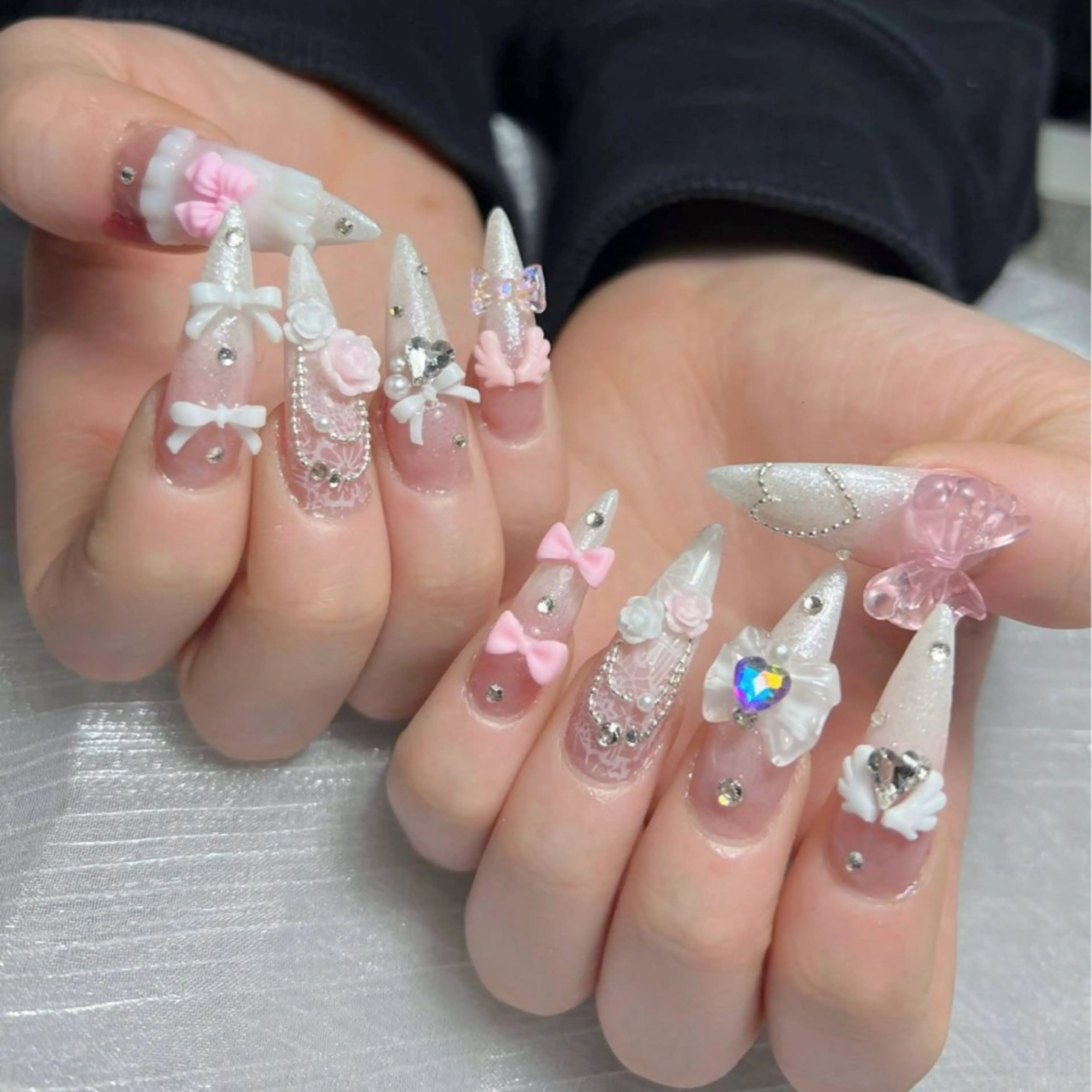 ネイル オーロラネイル クリアネイル 成人式 フラッシュネイル ジェルネイル ハンドネイル Amee Nail Salonのネイルデザイン