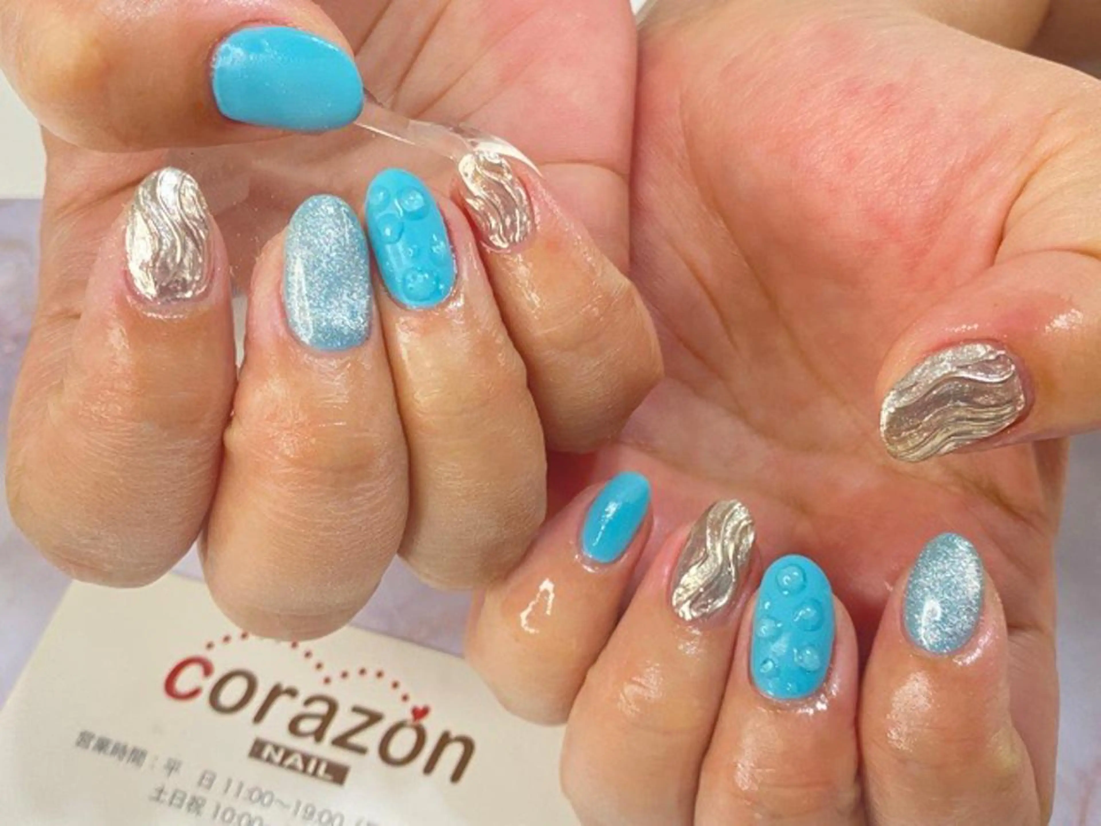 ネイル ジェルネイル 水色 マグネットネイル シルバー corazon所属・ネイリスト aicoのネイルデザイン