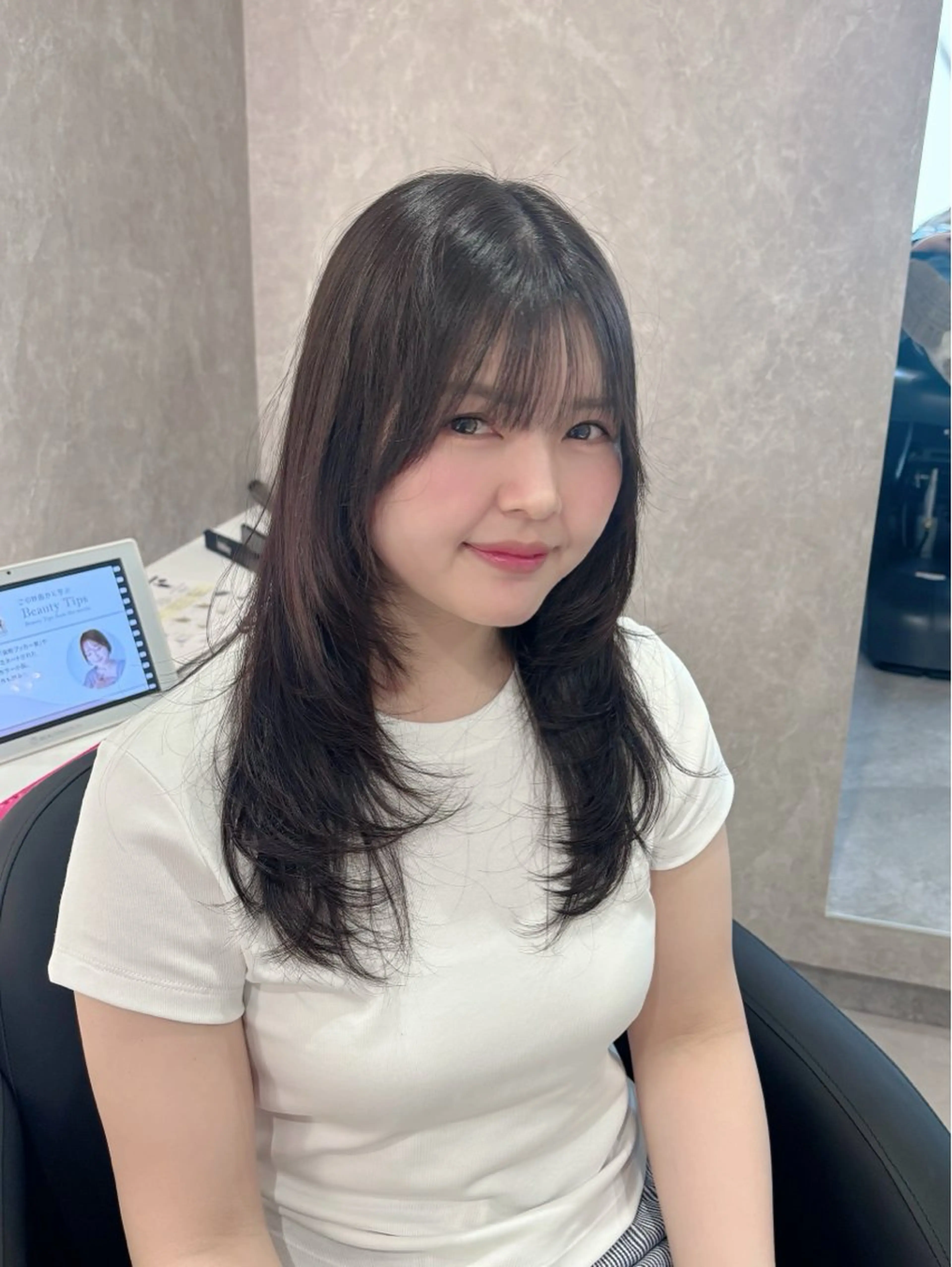 セミロング レイヤーカット カット ヘアカラー 🎀柔らか暖色カラ ー💕sayakaのヘアスタイル