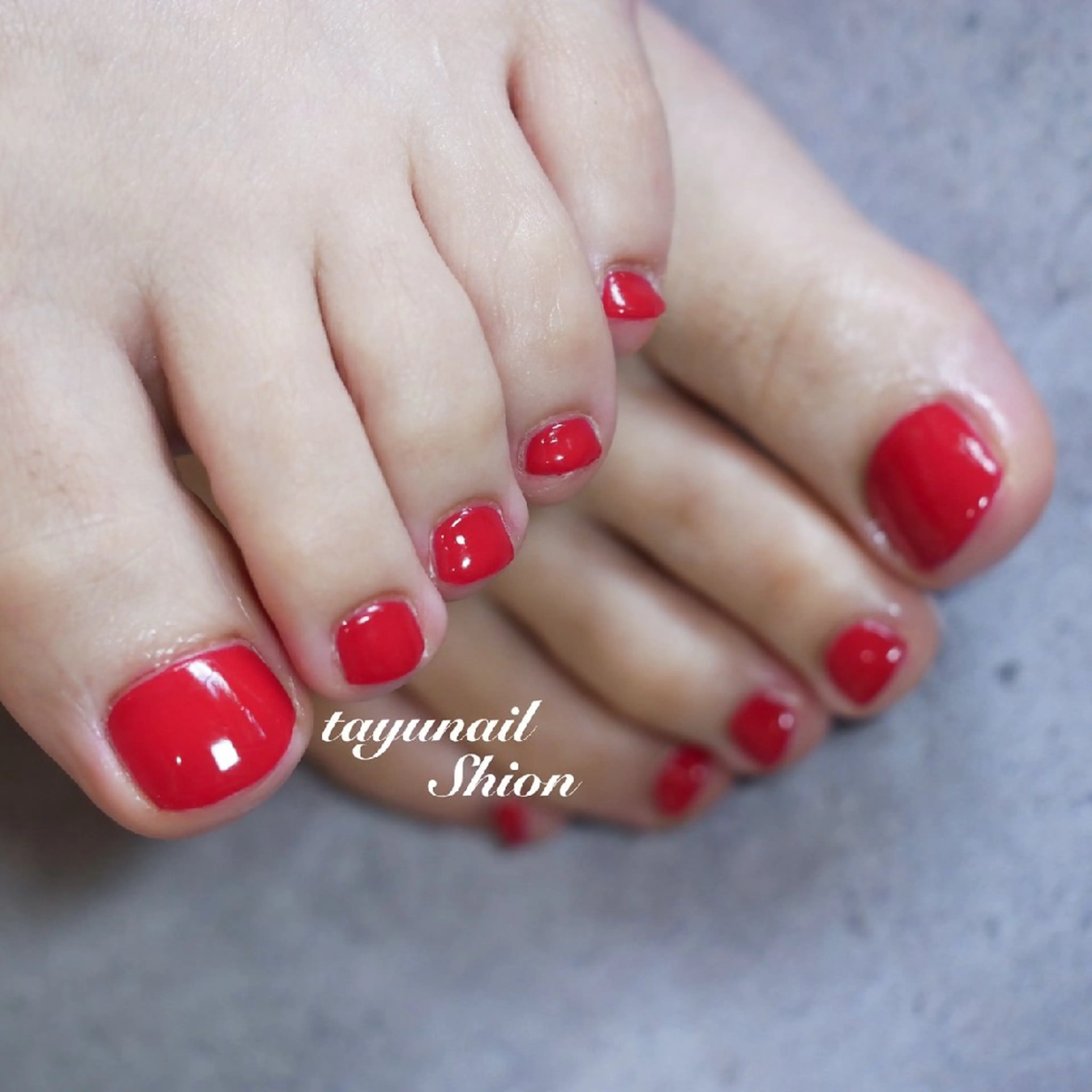 ネイル フットネイル ジェルネイル パラジェル 赤色 ネイルサロン 【たゆnail】のネイルデザイン
