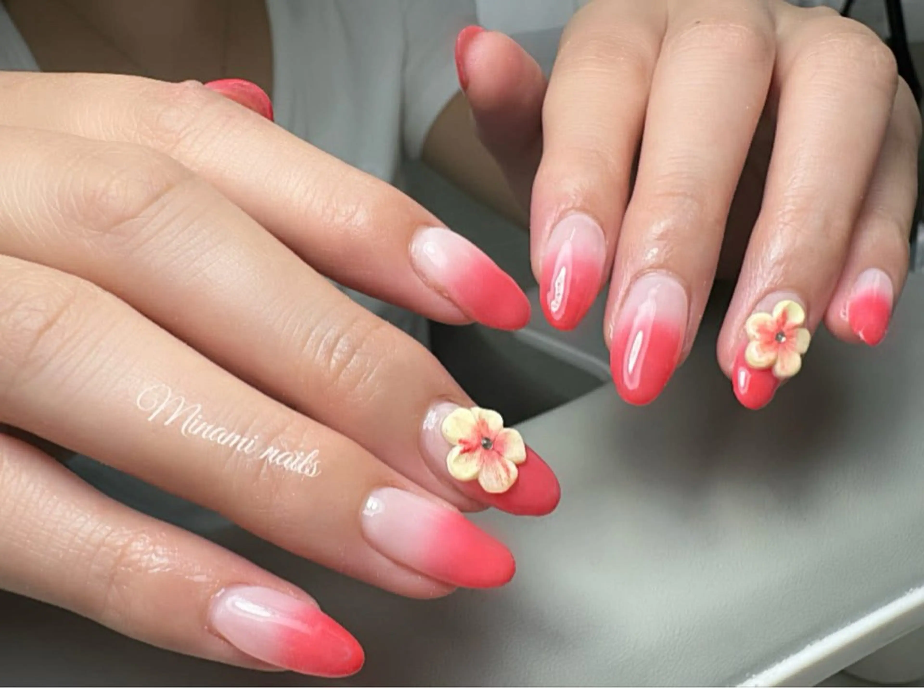 ネイル アートネイル オーロラネイル ガーリー キラキラネイル 韓国ネイル Minami Nailsのネイルデザイン