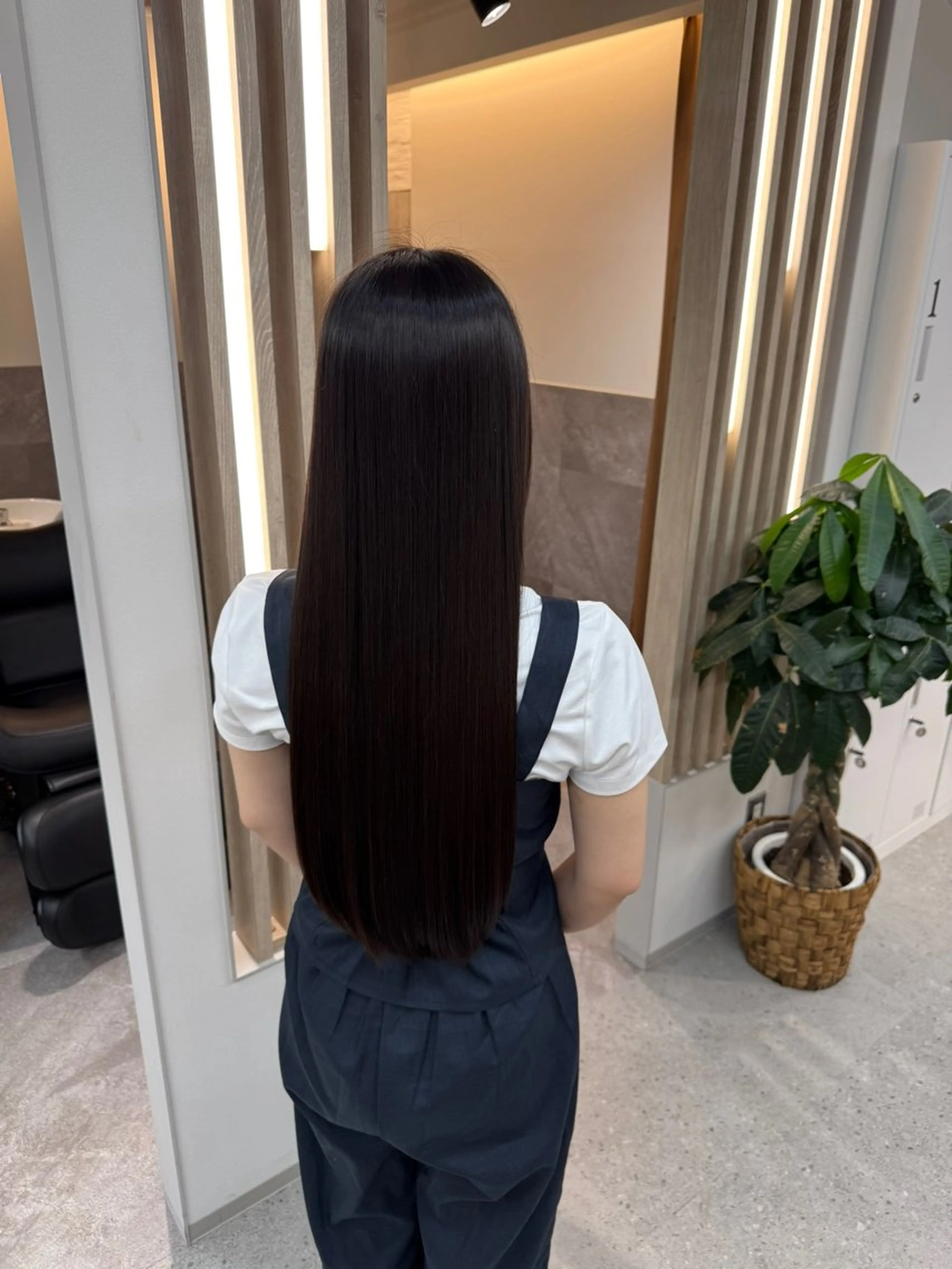 ロング 縮毛矯正 カット 縮毛矯正 トリートメント ere hair salonのヘアスタイル