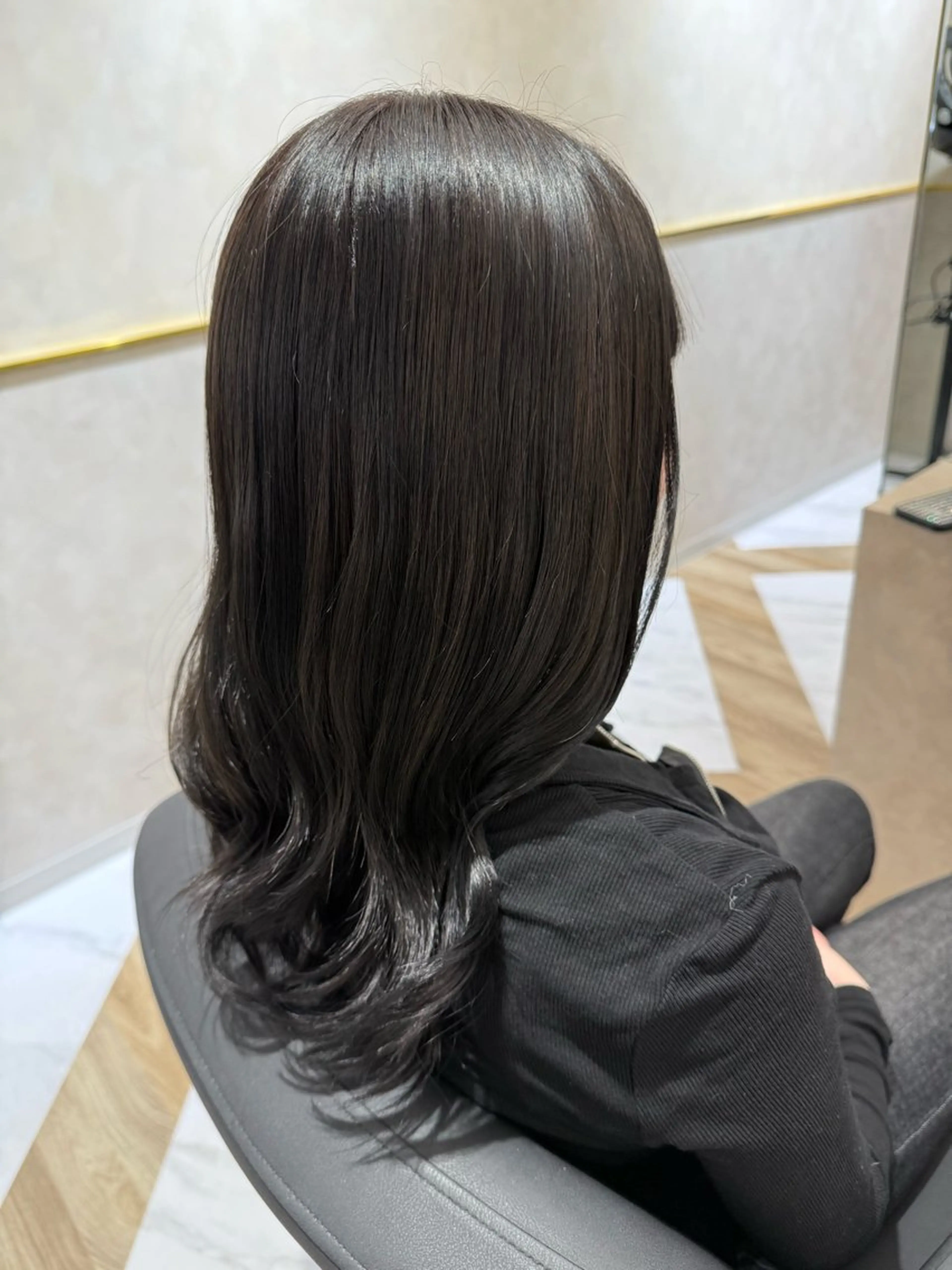 ミディアム カラー ベージュカラー 透明感カラー Eight White／AIRIのヘアスタイル