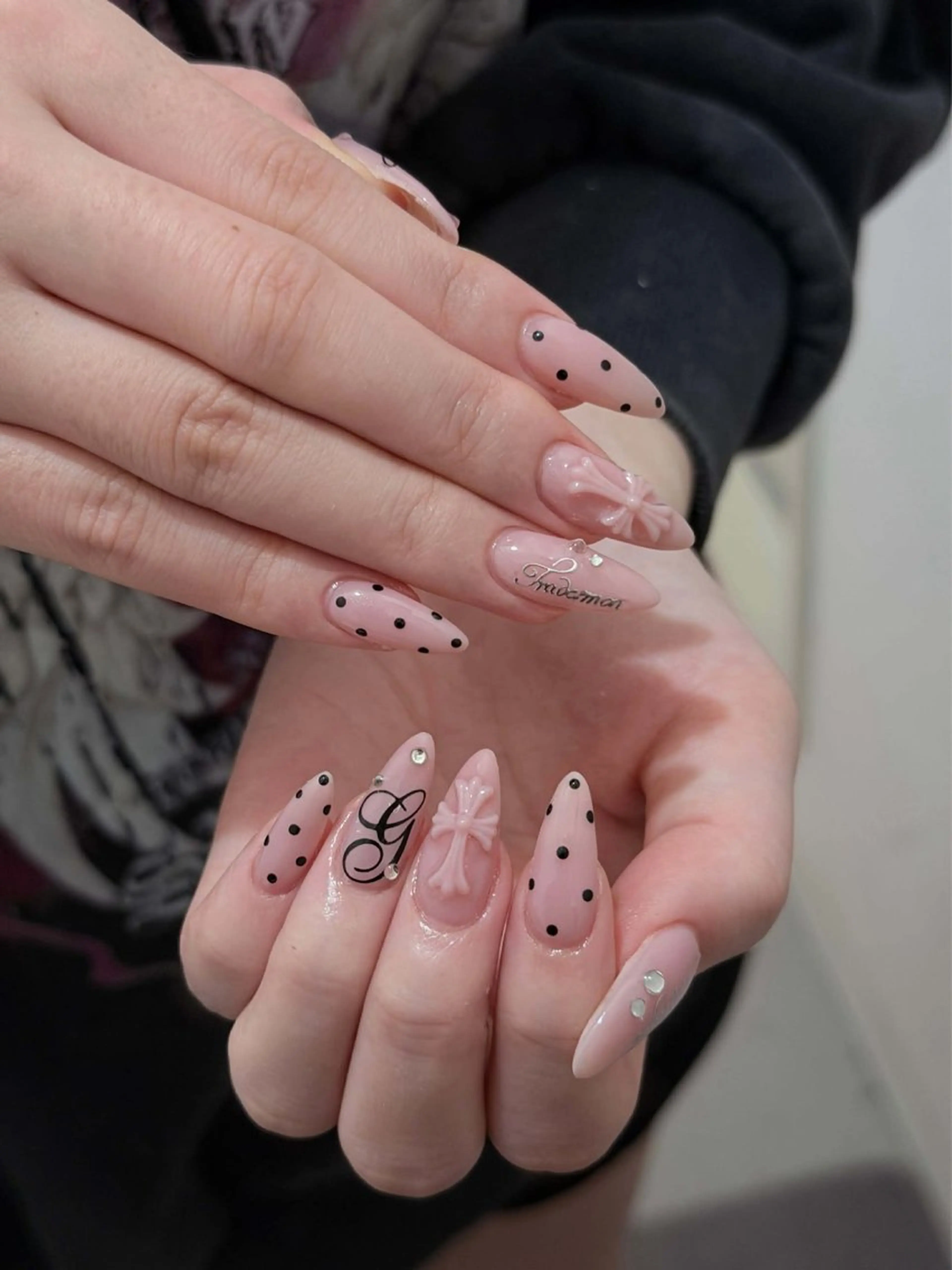 ネイル チークネイル ドット フレンチネイル グラデーション ハート ハンドネイル Julli NailStudioのネイルデザイン