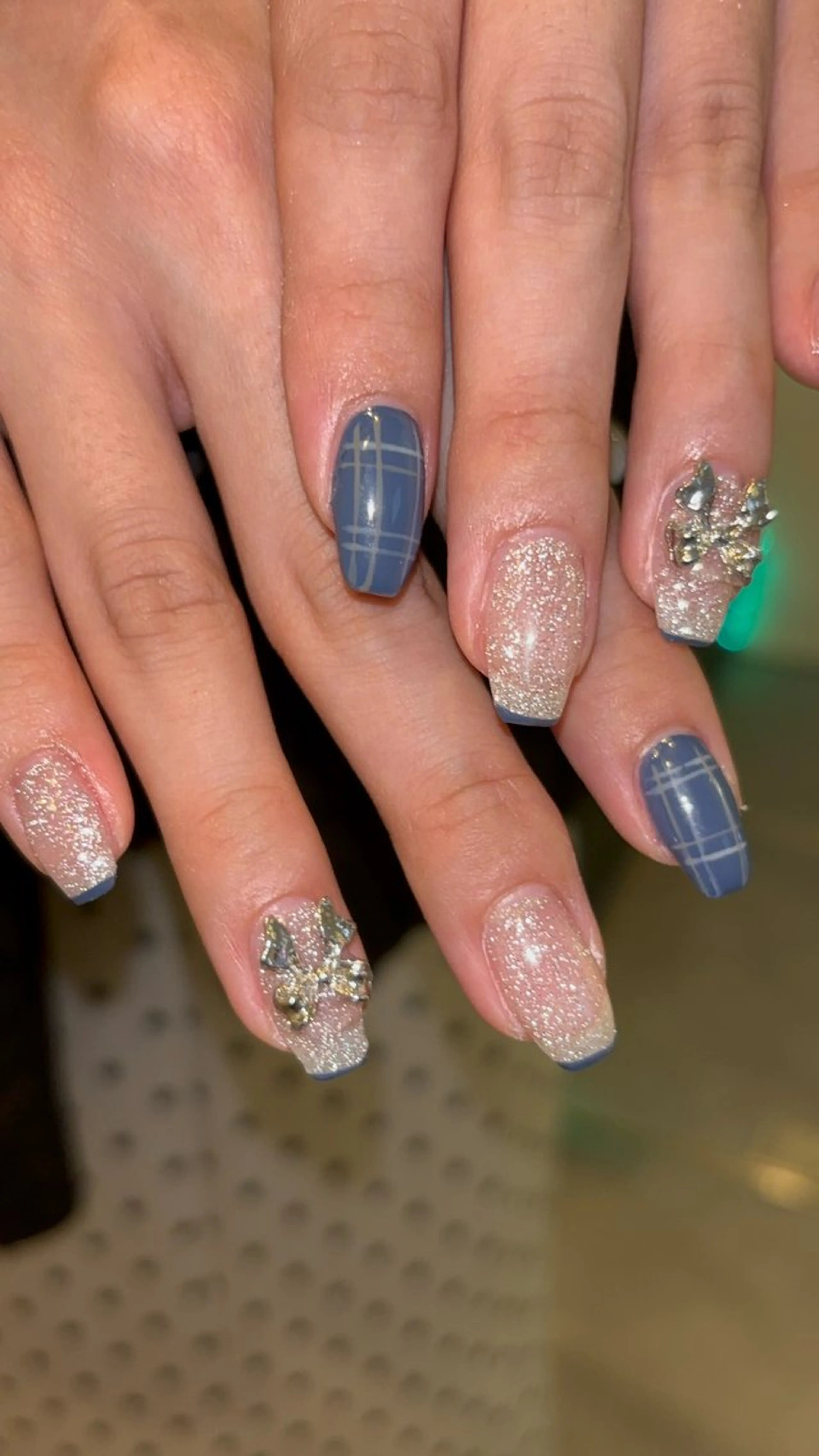 ネイル ニュアンスネイル 冬ネイル さやかNail 堺筋本町🎀🫧のネイルデザイン