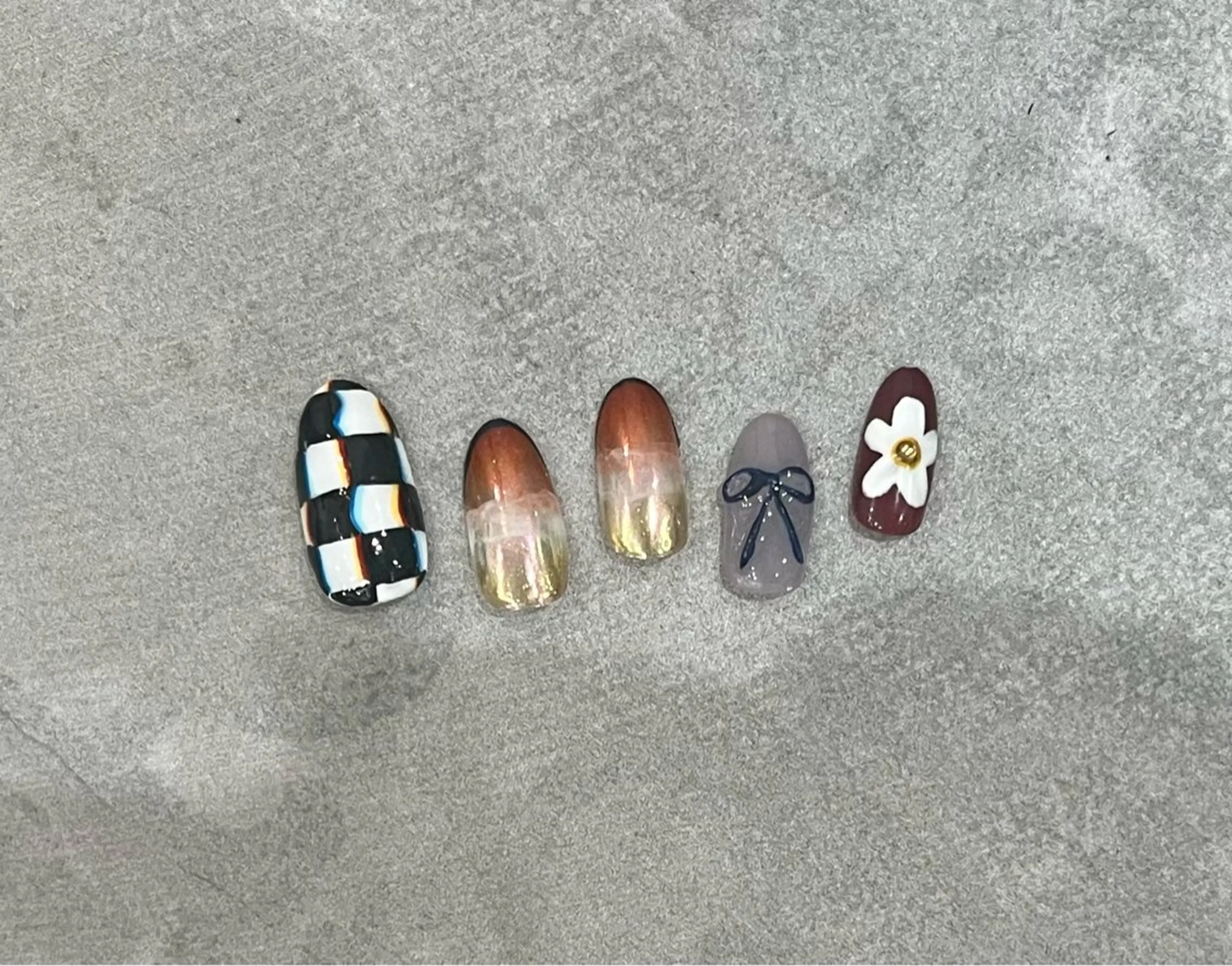 ネイル ハンドネイル SHE adusaのネイルデザイン