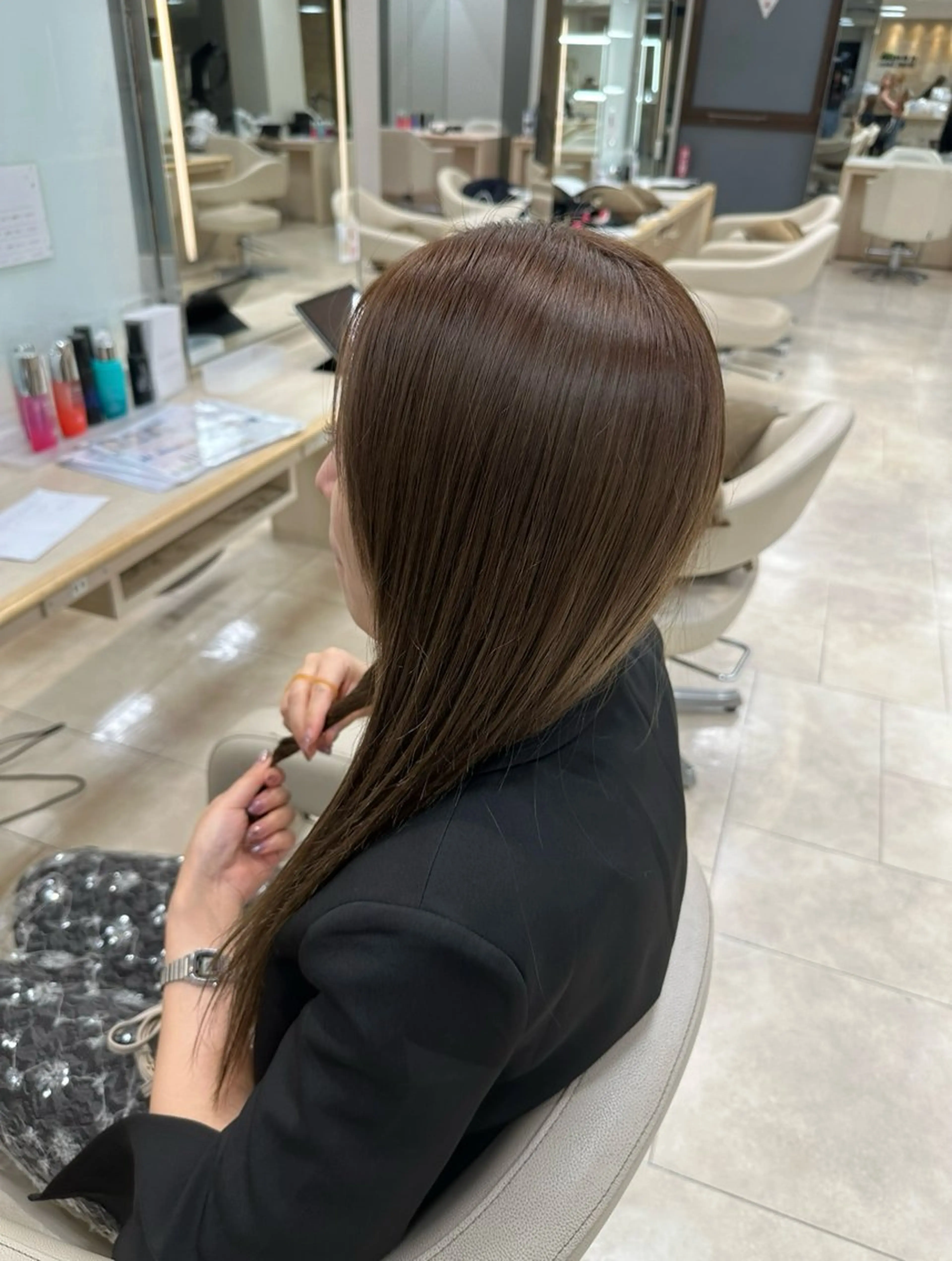 ロング カラー ベージュカラー ブリーチ ケアブリーチ 透明感カラー ダブルカラー お悩み改善 黄金比みくのヘアスタイル