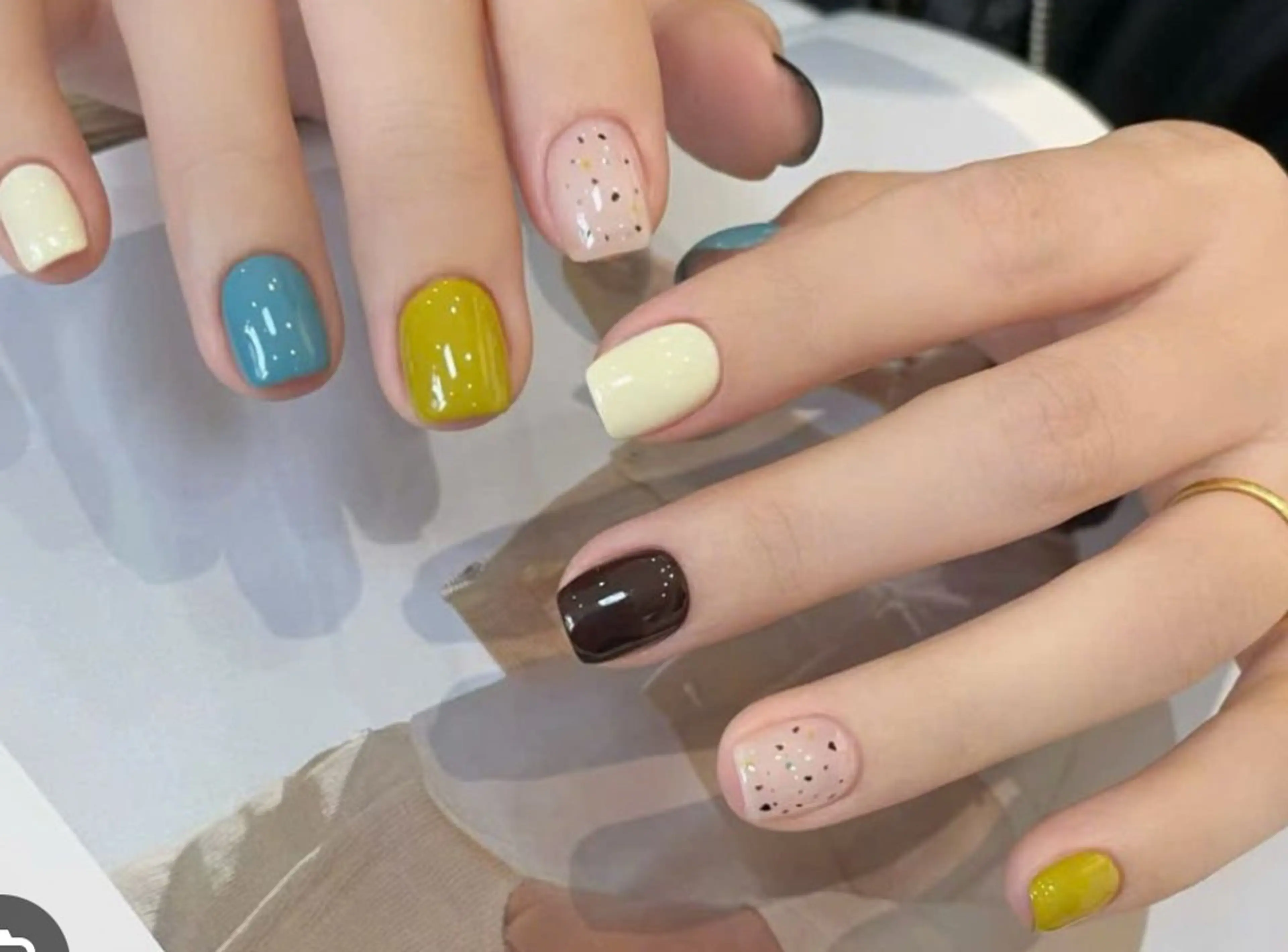 ネイル チークネイル 長さ出し フットネイル ジェルネイル 卒業式 𝓐𝓷𝓻𝓲 XiinhNailのネイルデザイン