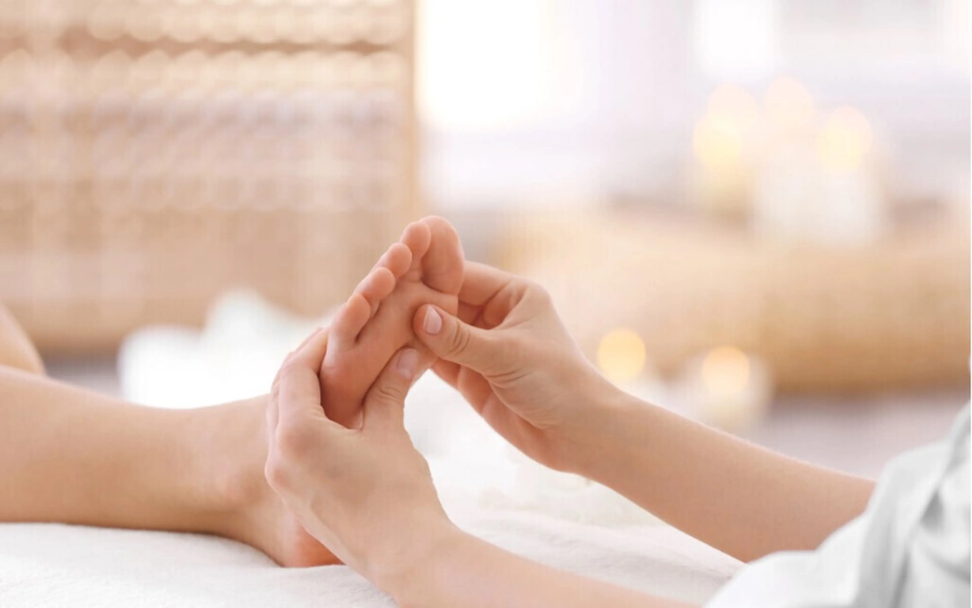 「台湾式足裏・リフレ45分￥4500」むくみや冷え、立ち仕事で疲れた脚へ！足裏のツボをグイグイ刺激して、血行アップ!の写真