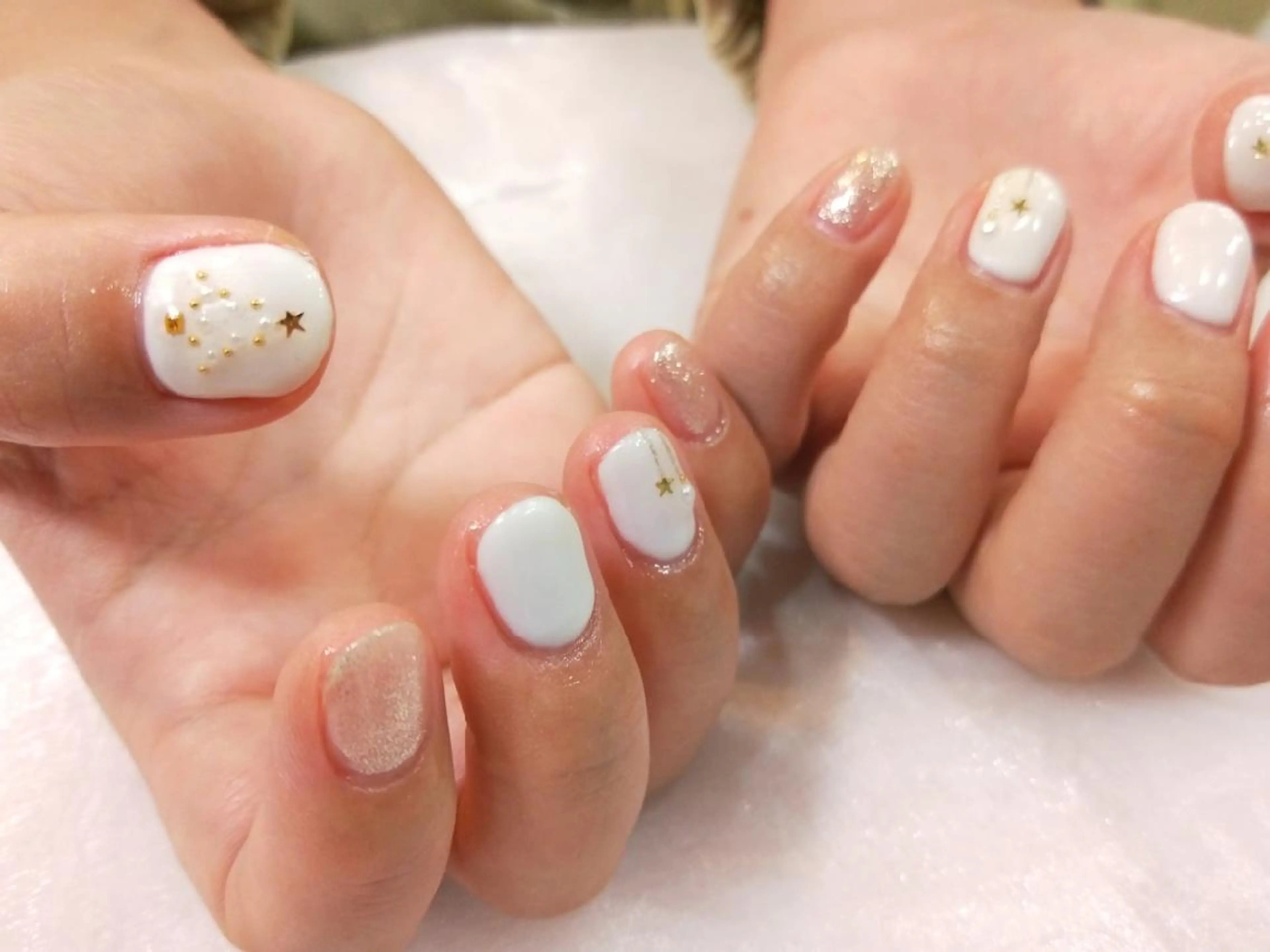 ネイル ハンドネイル ハンドケア はばすみれ🎀ﾈｲﾙ 光ﾌｪｲｼｬﾙ ﾍｱのネイルデザイン
