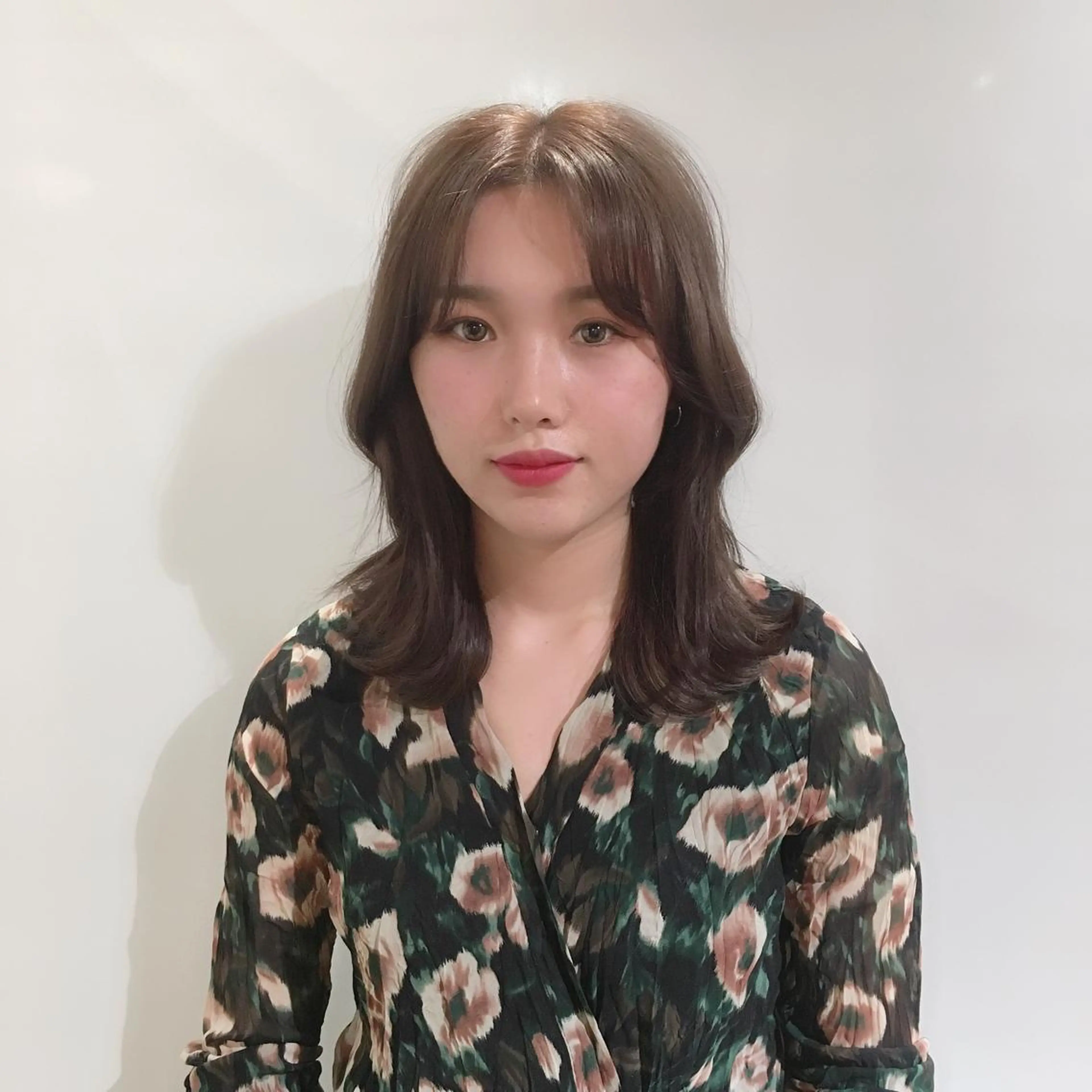 ミディアム カラー ヘアアレンジ カット 柔らか垢抜けｶﾗｰと ｶｯﾄ🫧ASUKAのヘアスタイル