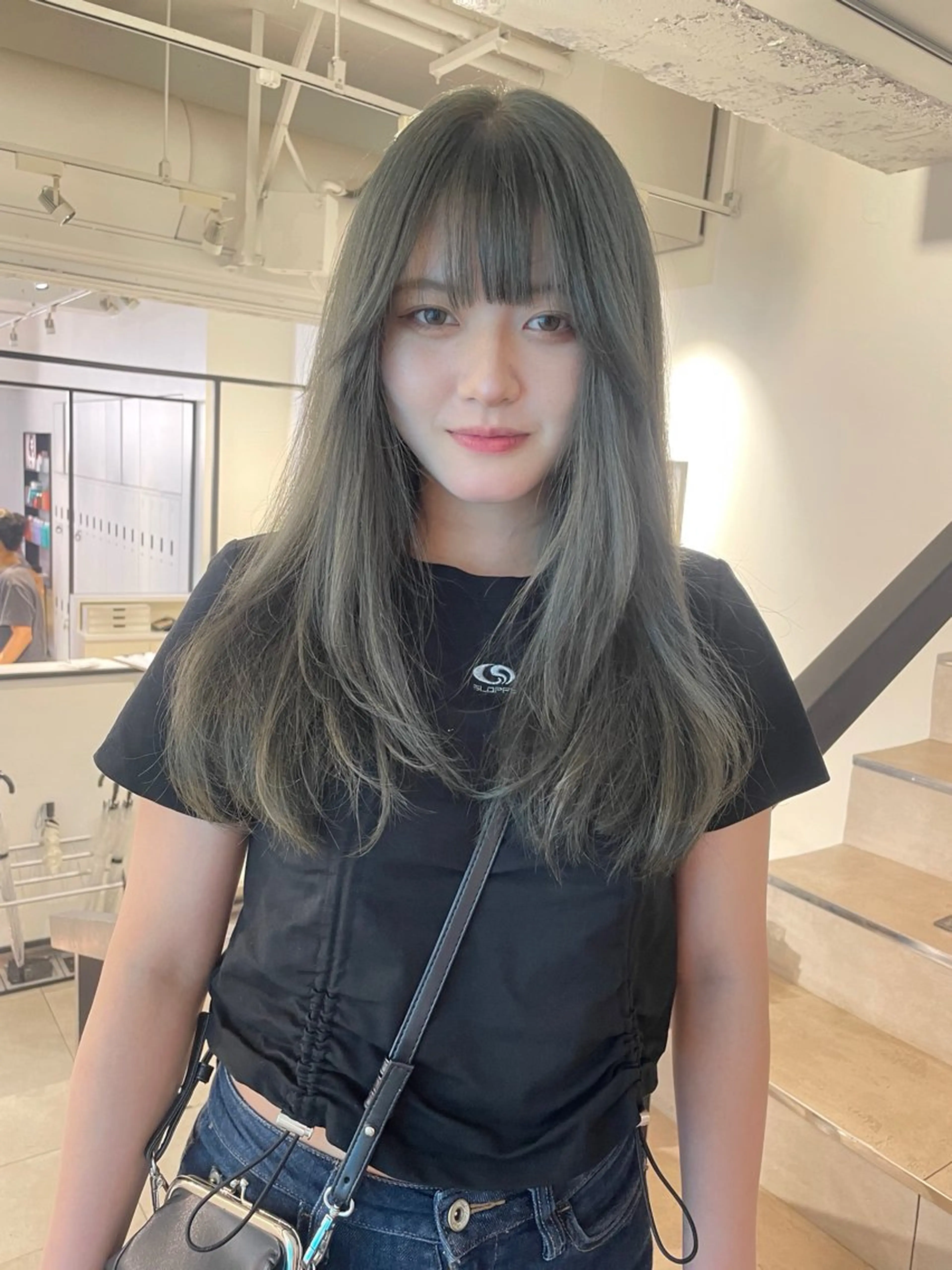 カラー ブリーチ グレージュ オリーブグレージュ オリーブグレー ヘアカラー 🎀ボブ＋ハイトーン シュカ👶🏻のヘアスタイル