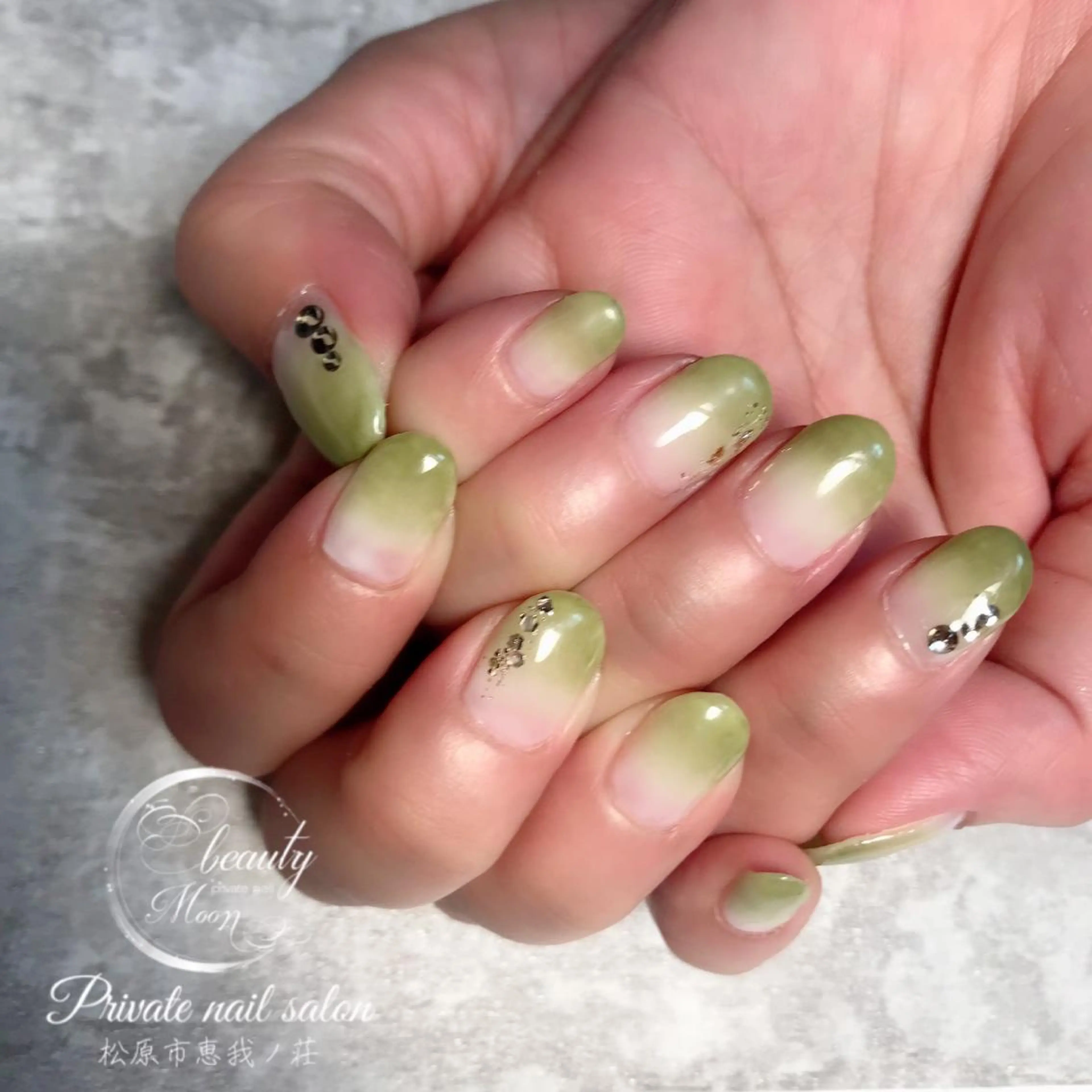 ネイル ジェルネイル グラデーション ハート パラジェル beauty ☪︎moonのネイルデザイン