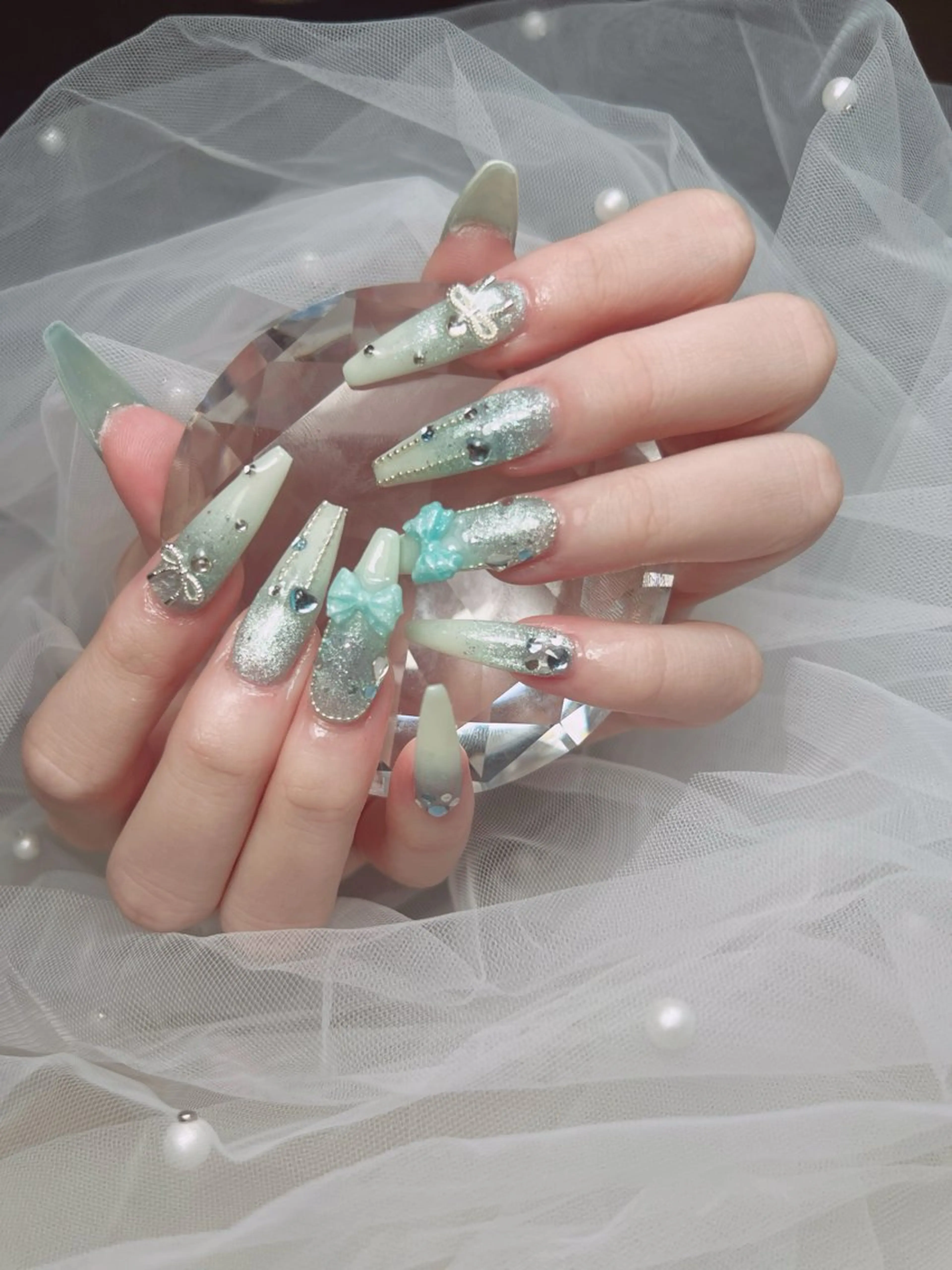 ネイル アートネイル オーロラネイル チークネイル 長さ出し フットネイル ハンドネイル フットネイル ハンドケア Noiranail_ studio川越西口のネイルデザイン