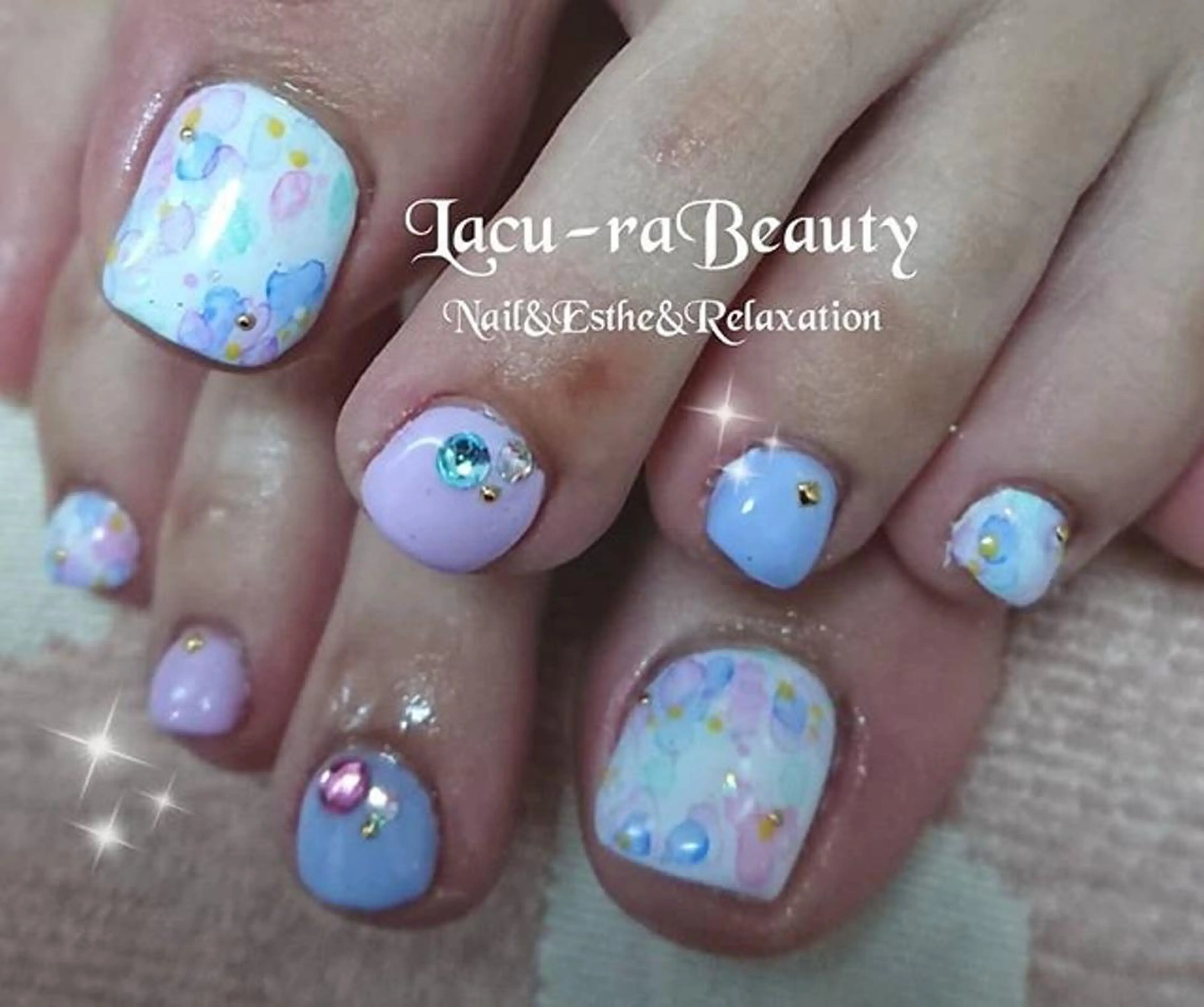 ネイル 小顔と腸の専門店 ラクーラビューティのエステ・リラクイメージ