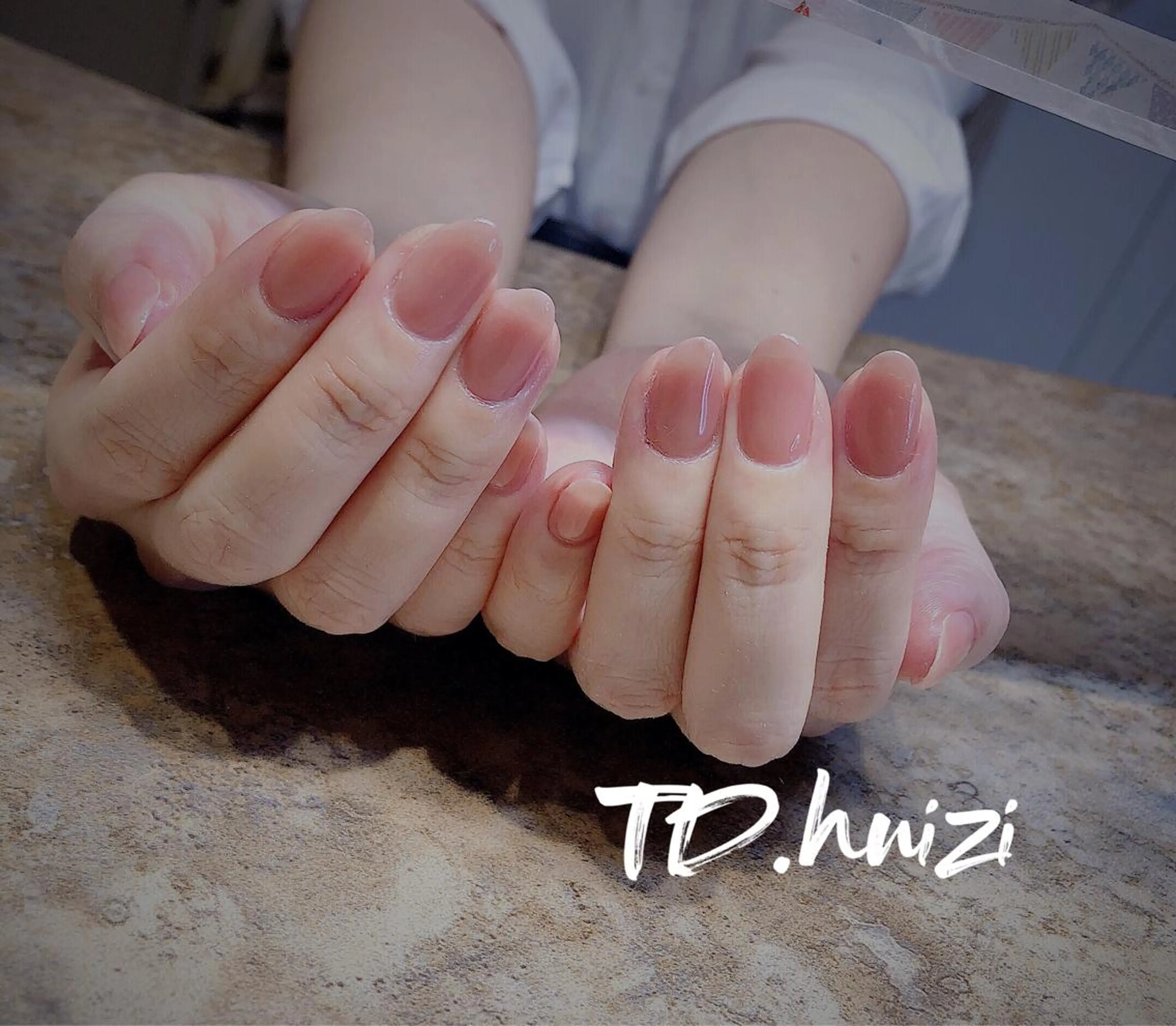 ミディアム ハンドネイル めぐみのネイルサロン スタッフ練習のネイルデザイン