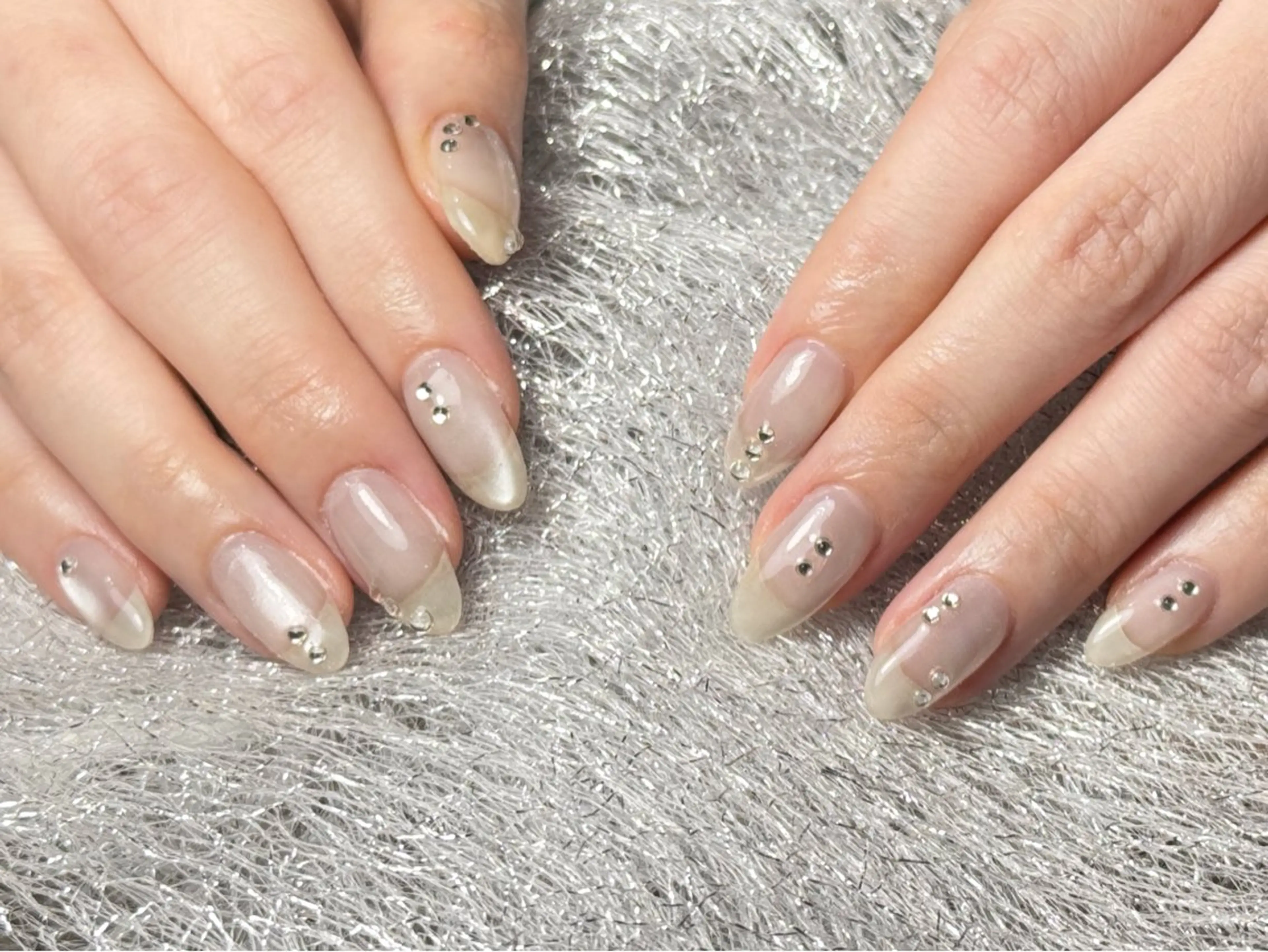 ネイル アートネイル オーロラネイル クリアネイル 長さ出し フレンチネイル 原田 梨香のネイルデザイン