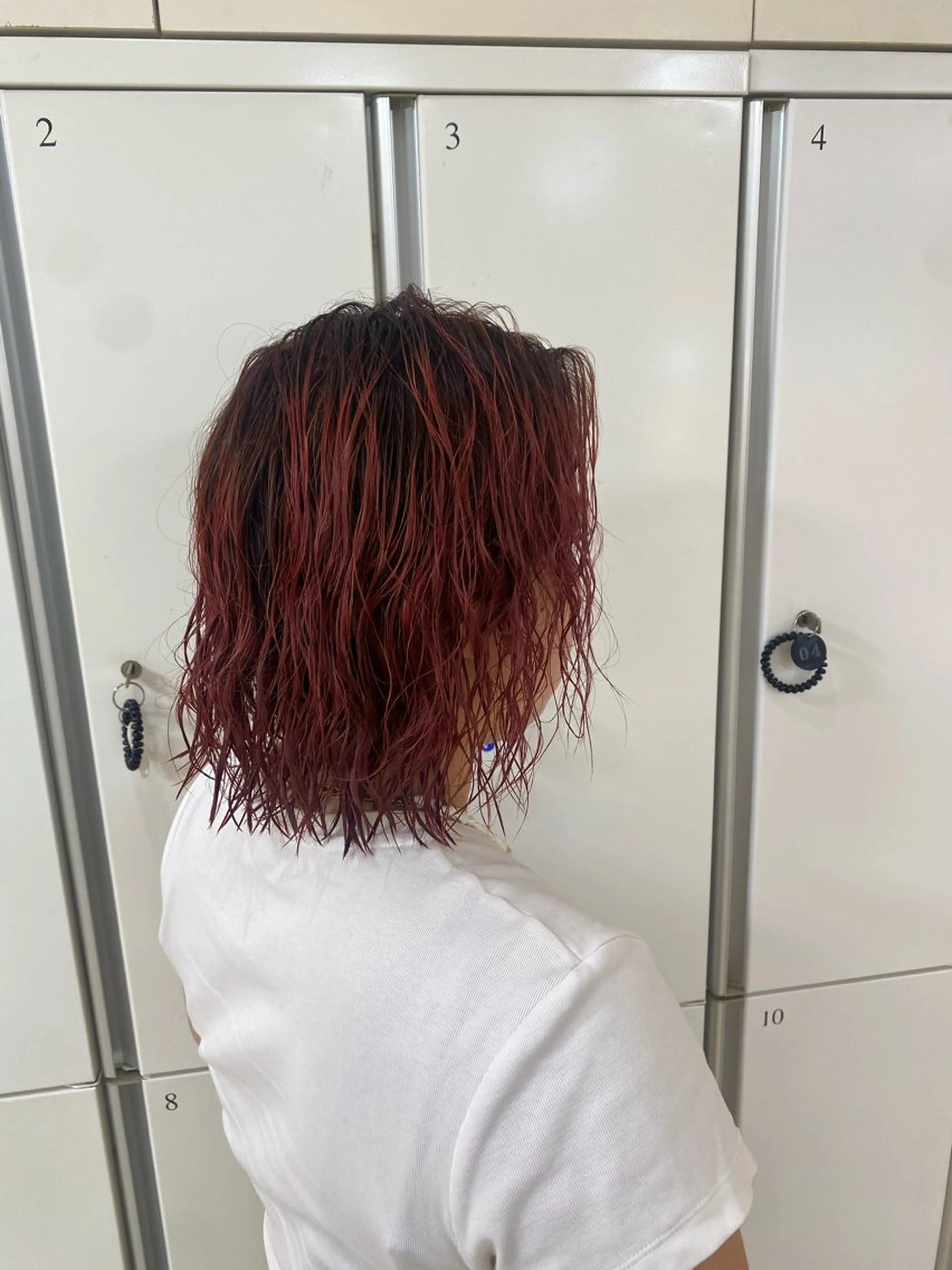 ミディアム ミディアムパーマ 顔まわりレイヤー 顔周りカット 外国人風カラー ハイライト ヘアカラー CREA渋沢 モデル募集🌺アイナのヘアスタイル