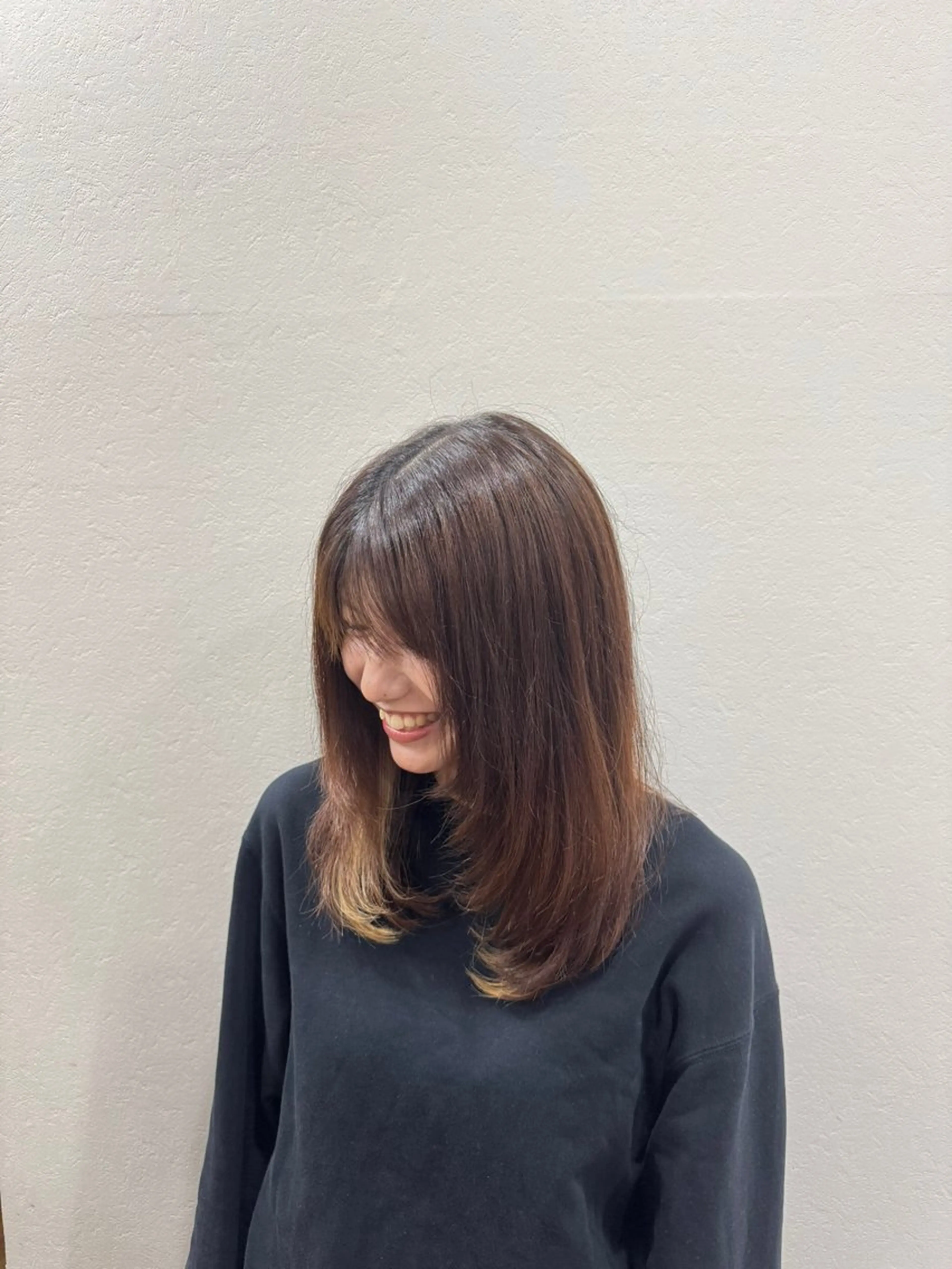 ミディアム ハイレイヤー レイヤーカット 松田 慧児のヘアスタイル