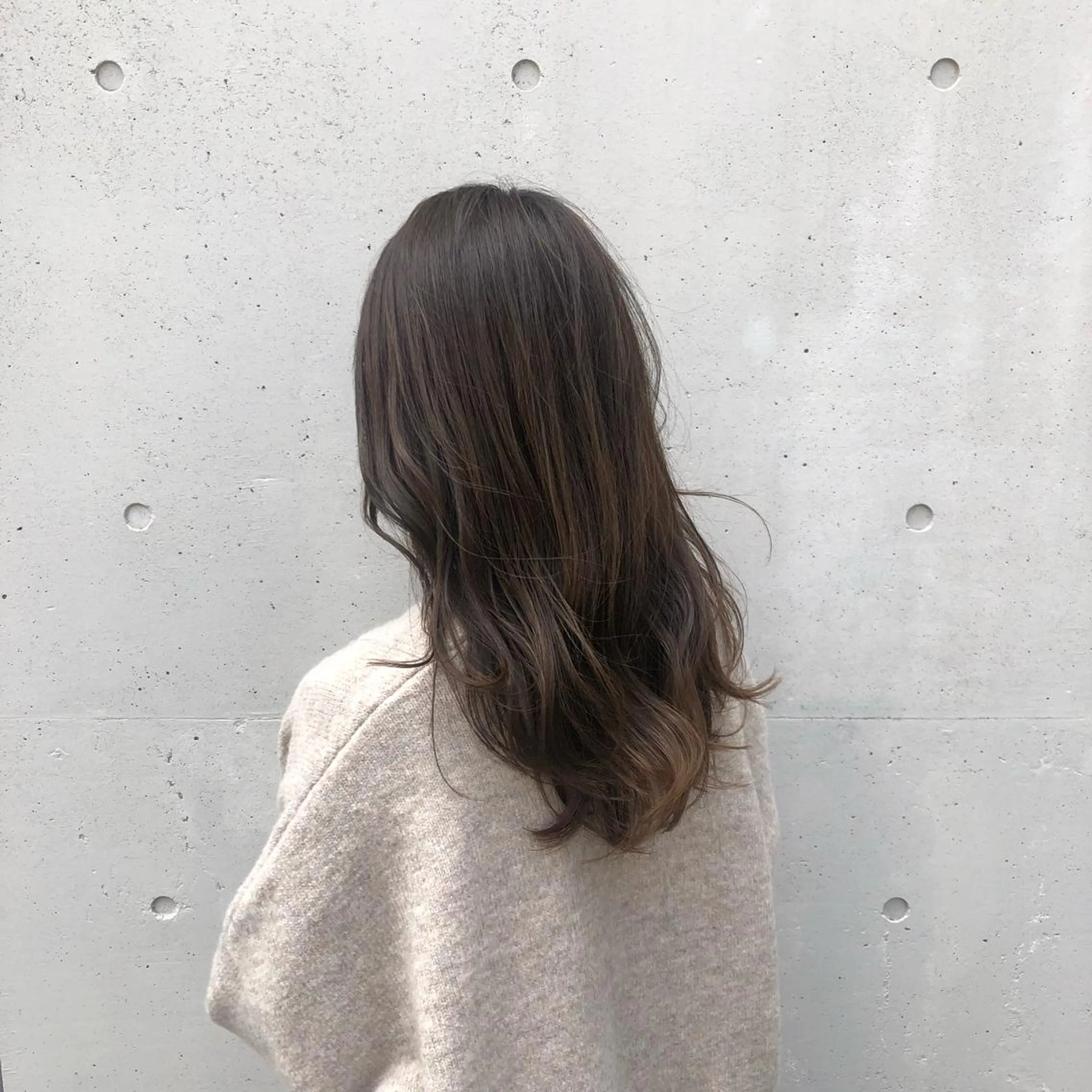 ロング カラー ヘアアレンジ ベージュカラー 透明感カラー カット ヘアカラー トリートメント 酸性縮毛矯正🧴韓国 レイヤー/髪質改善のヘアスタイル