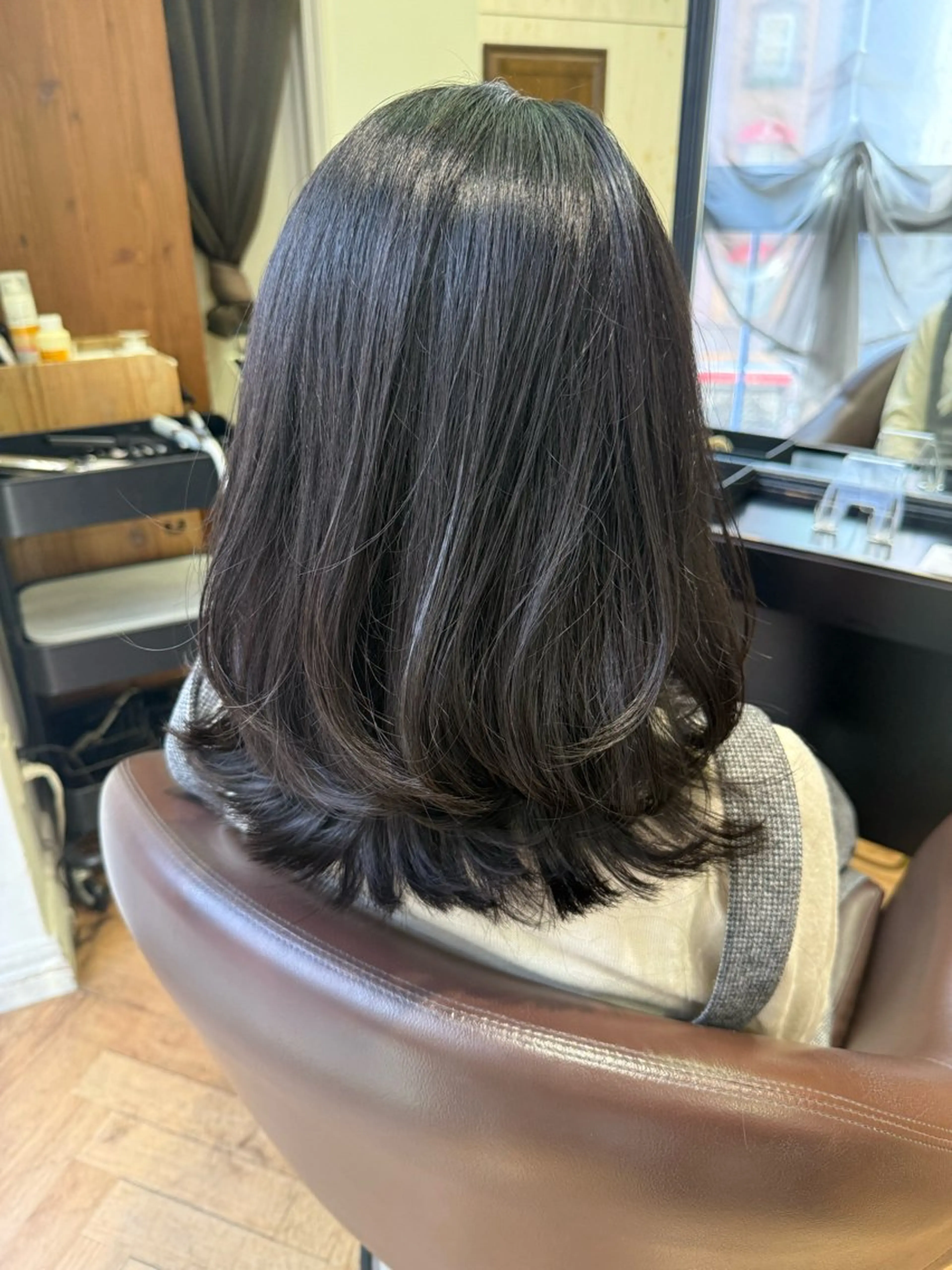 ミディアム レイヤーカット 溝口 槙里也のヘアスタイル