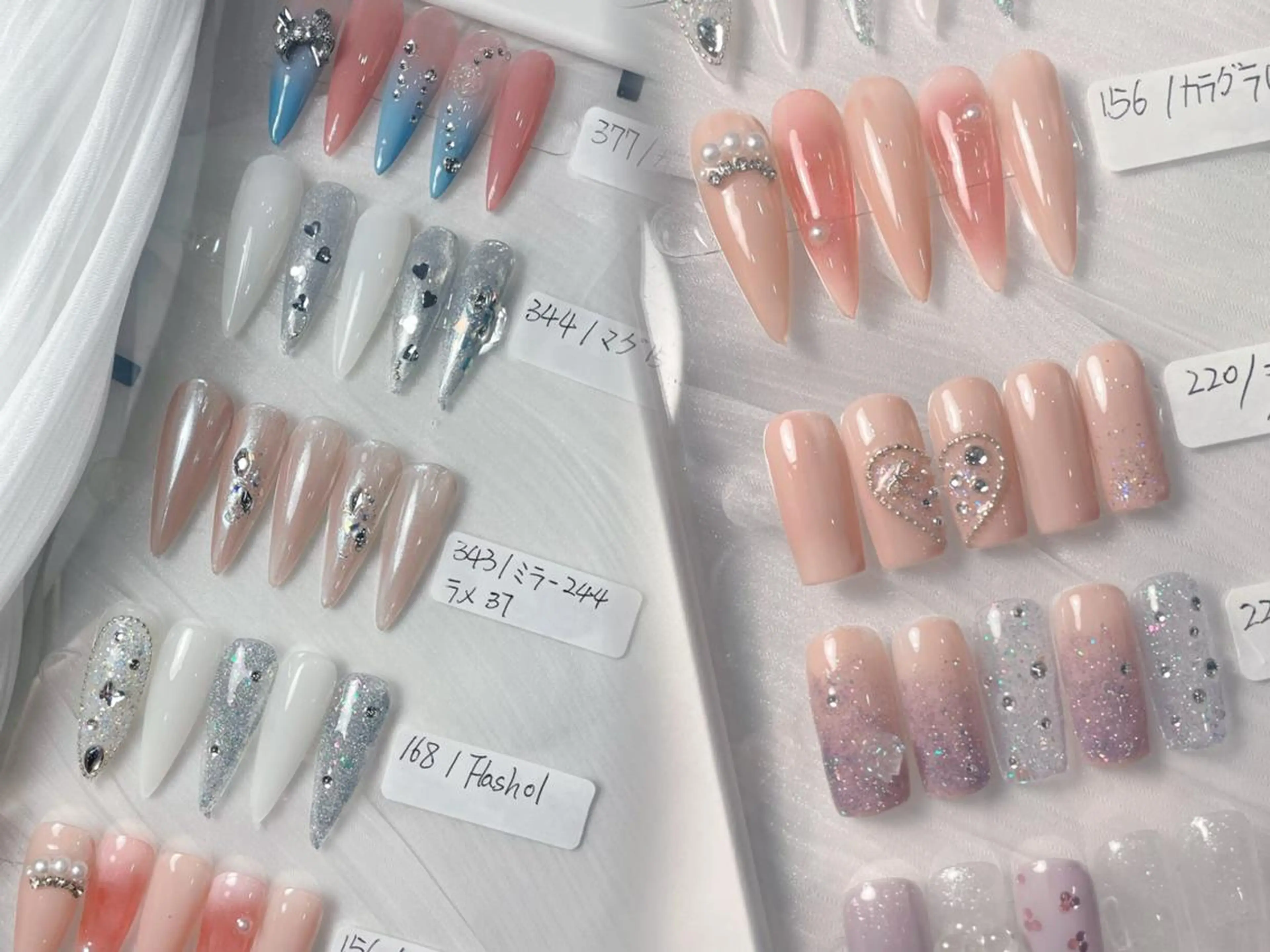 ネイル 桃子 Nail高円寺のネイルデザイン