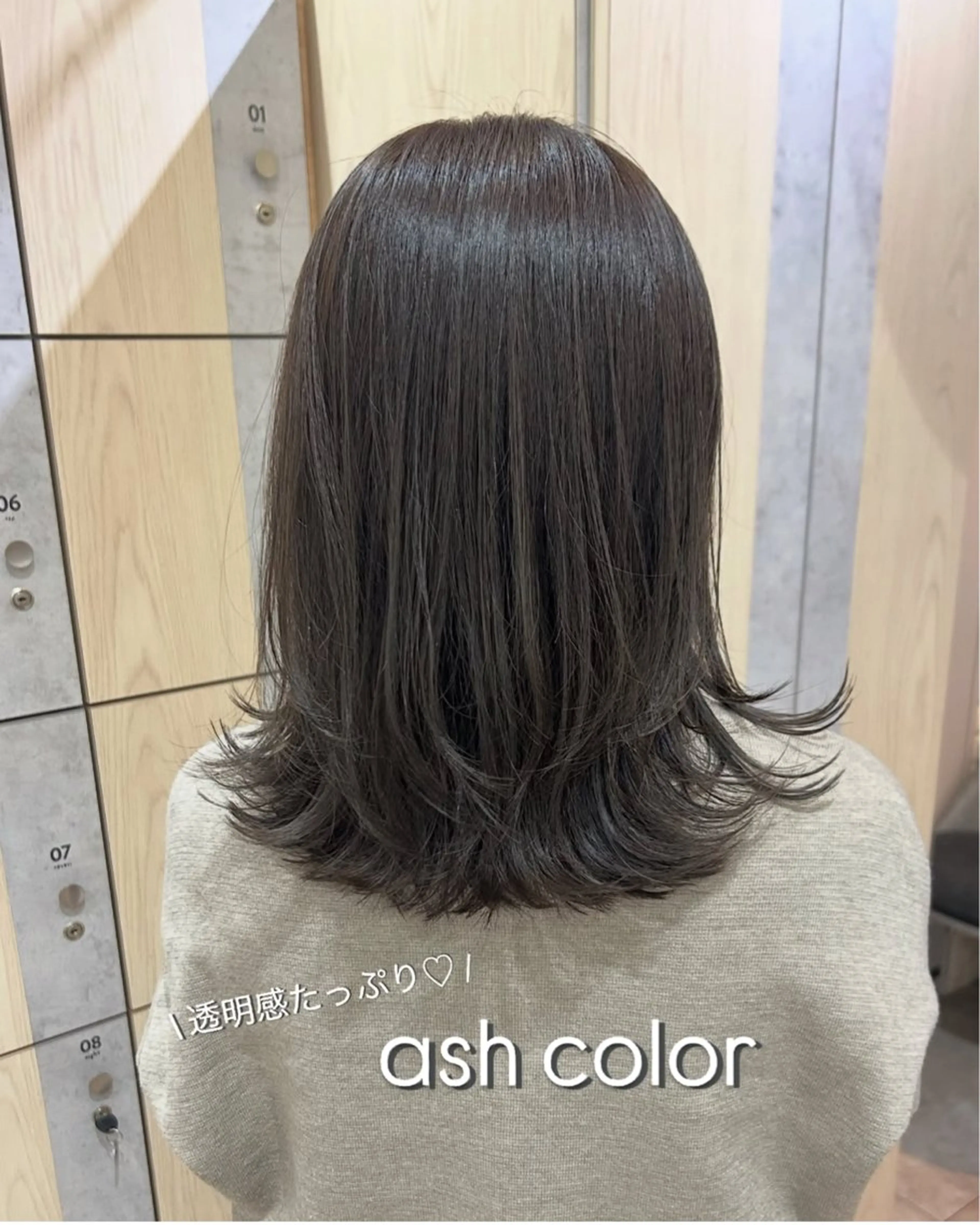 ミディアム カラー アッシュ 透明感カラー カット ヘアカラー SAKINO． ベージュカラーのヘアスタイル
