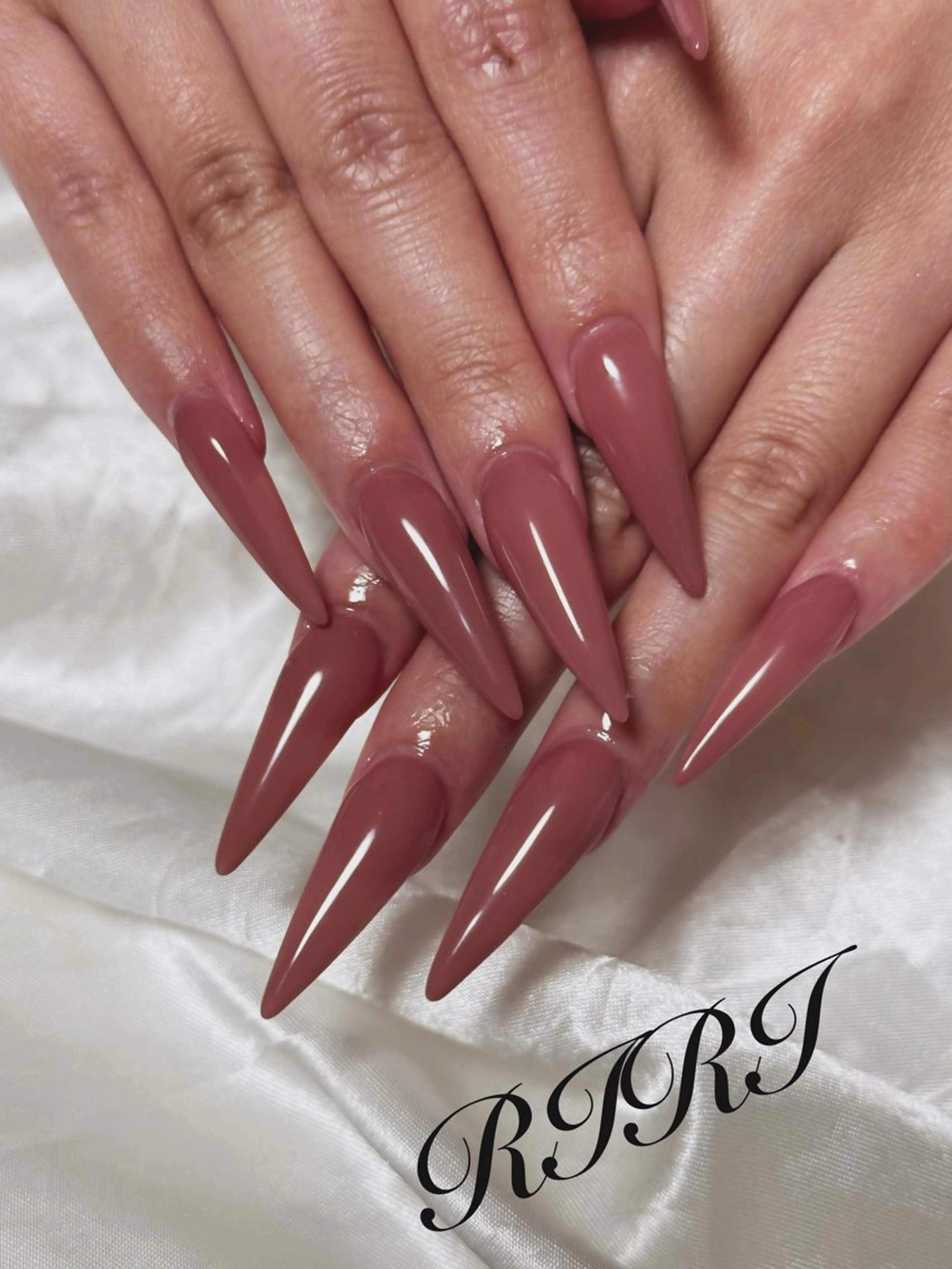 ネイル ジェルネイル ロングネイル ピンク ピンクベージュ スカルプネイル ハンドネイル riri オーナーのネイルデザイン