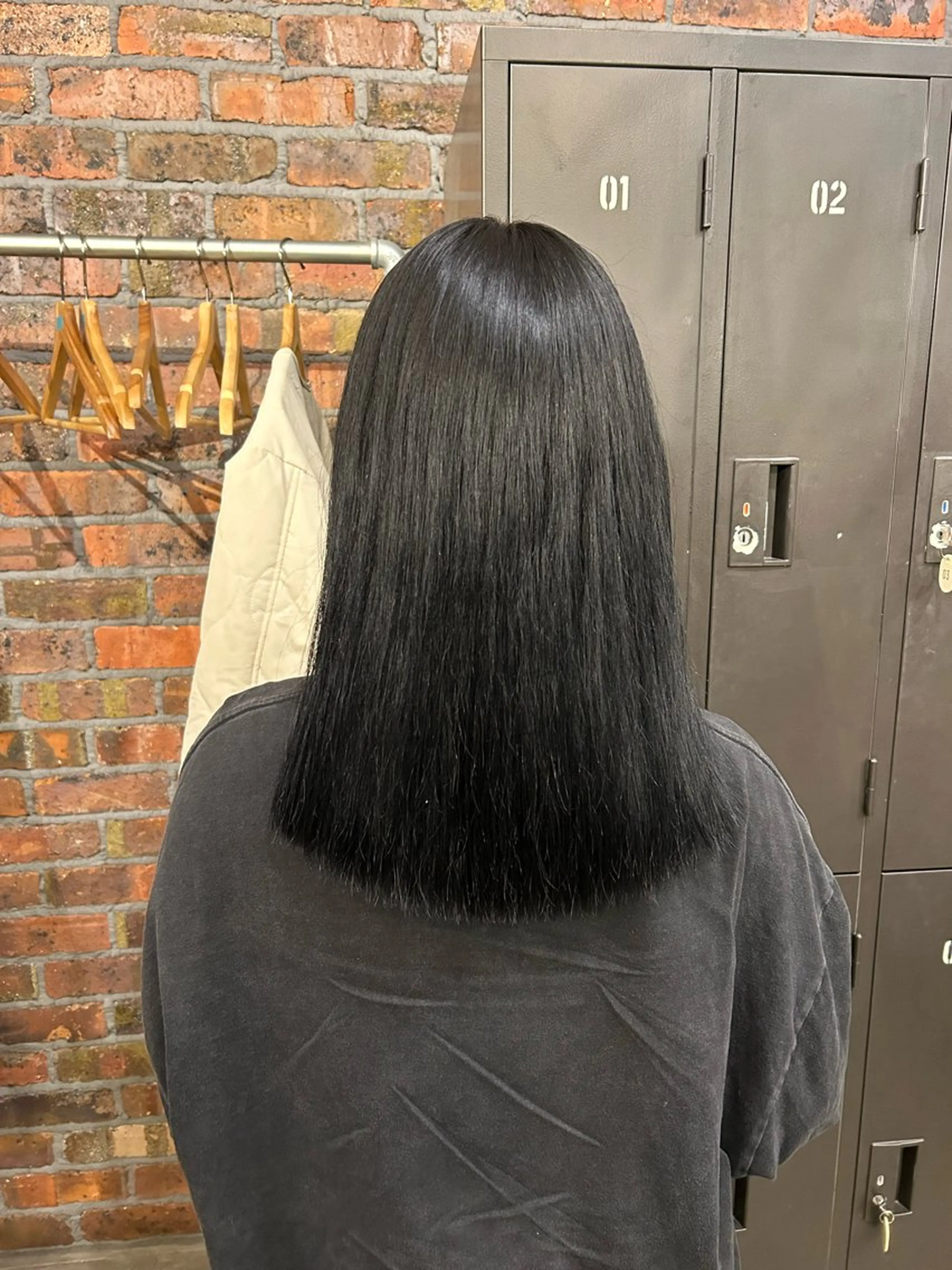 ミディアム カラー 黒髪 透明感カラー カット ヘアカラー the BRIDGE 加藤みのりのヘアスタイル