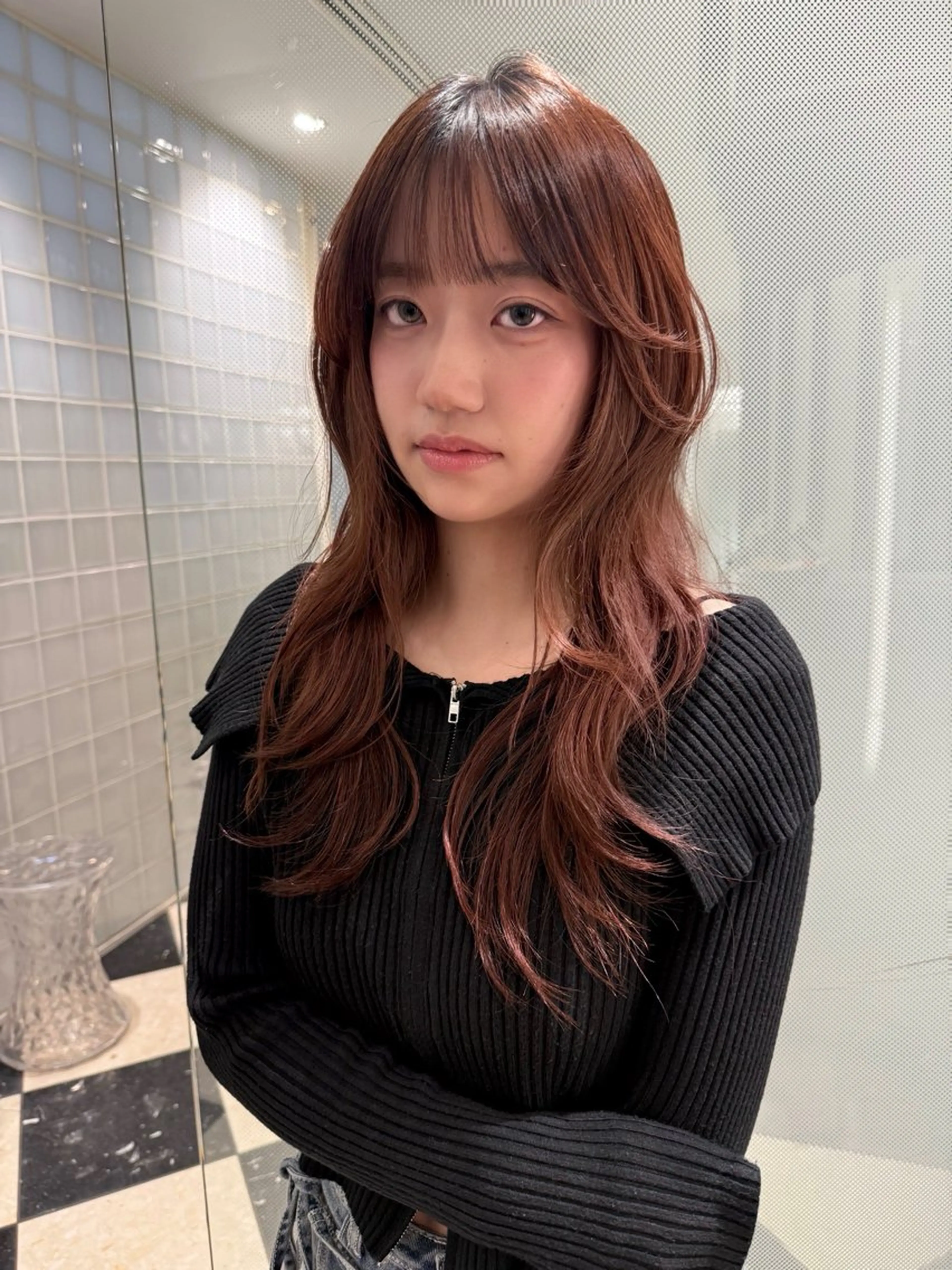 ロング anna 韓国レイヤ ー/ ハッシュカットのヘアスタイル