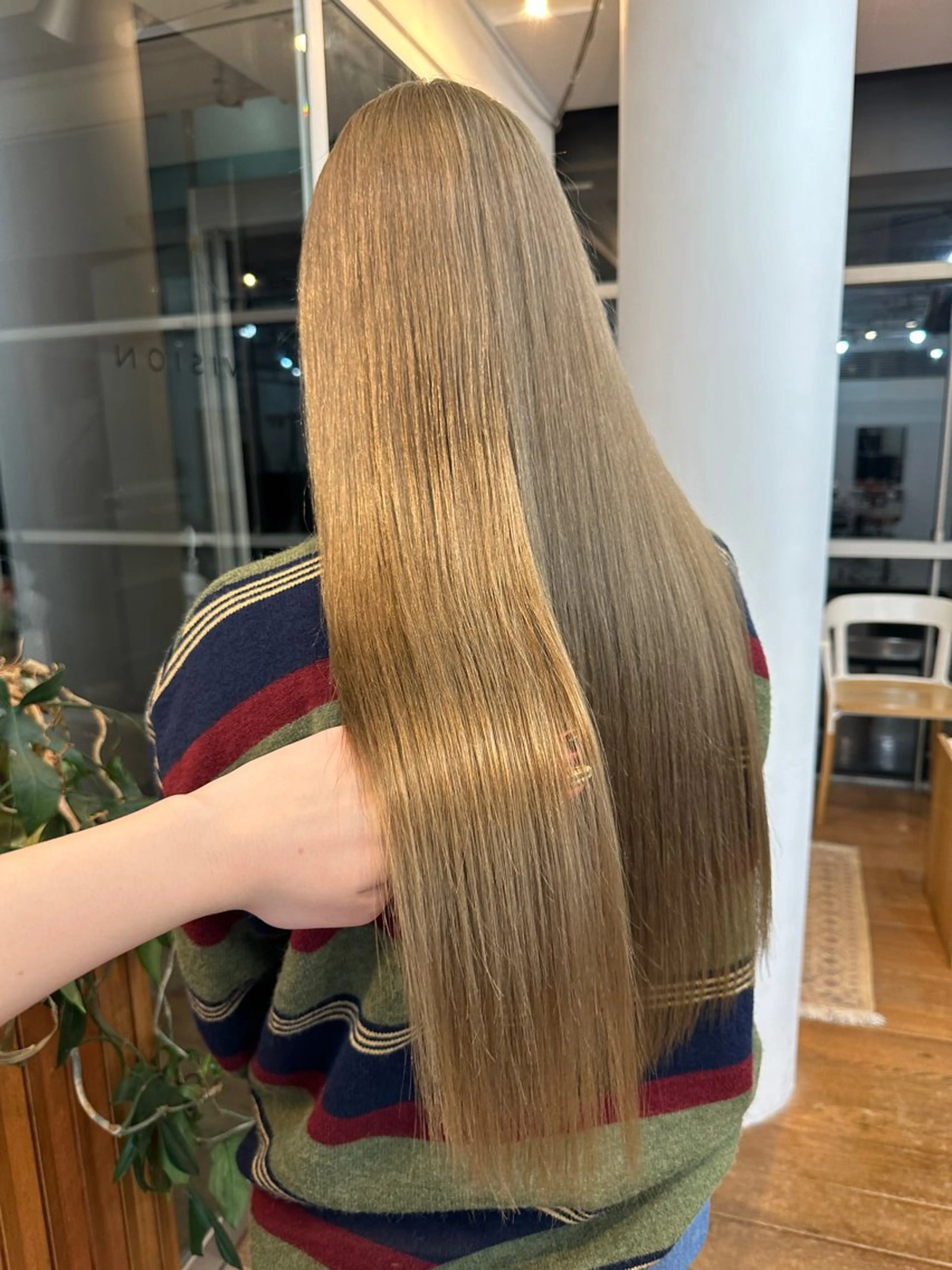 ロング カラー ベージュカラー ロング 磯　亜由香🌼 ブリーチ/ボブカットのヘアスタイル