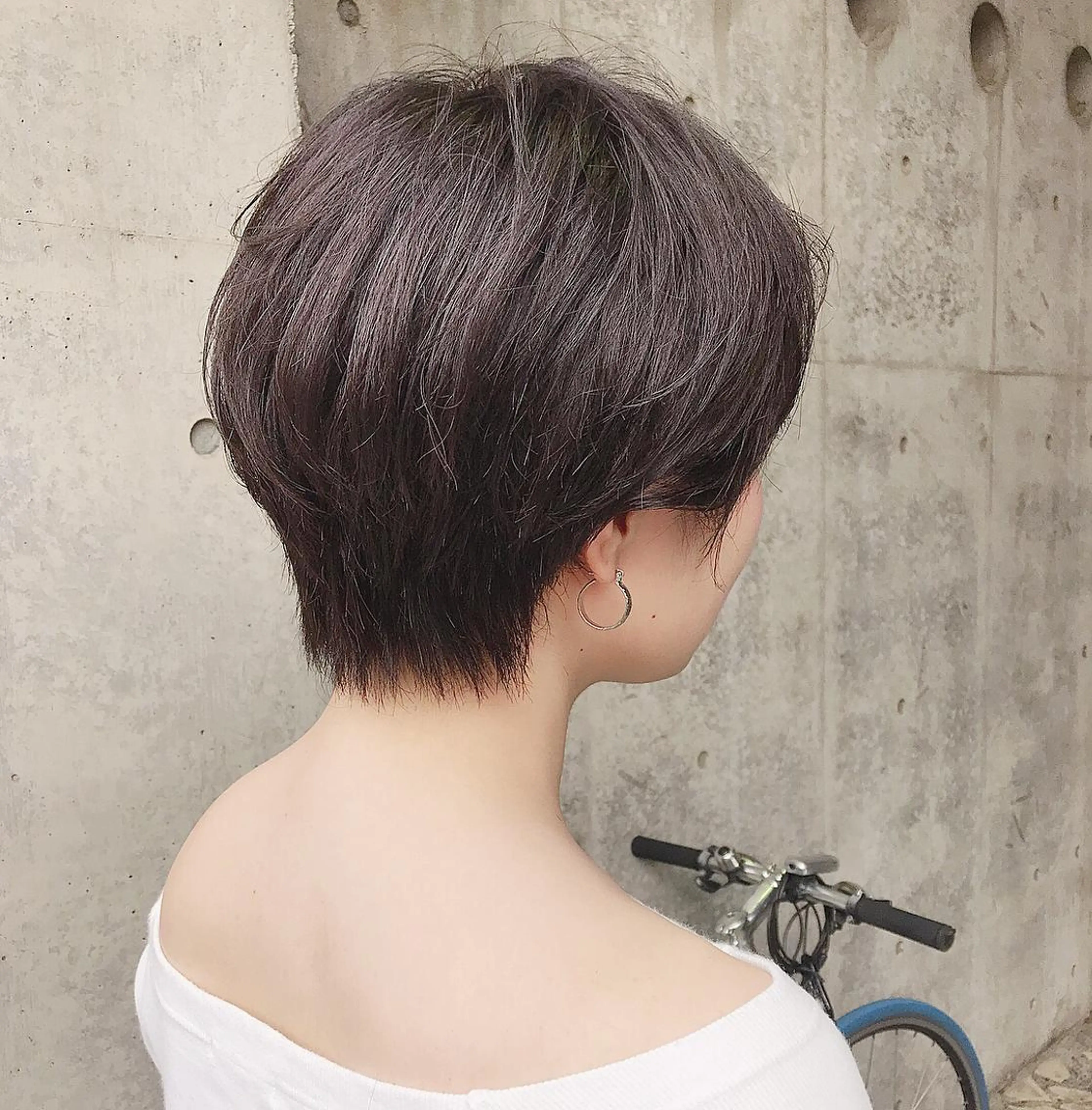 ショート カラー 及川 光のヘアスタイル