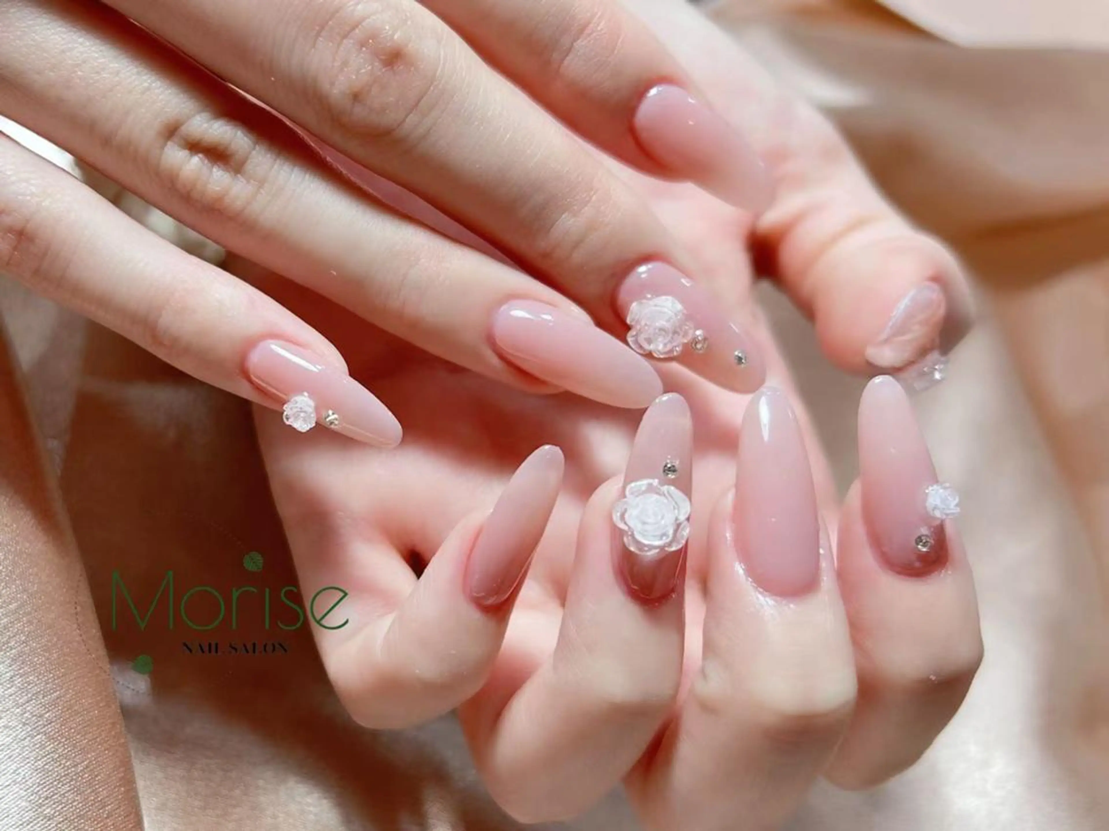 ネイル 長さ出し フレンチネイル ジェルネイル マグネットネイル ミラーネイル ハンドネイル ハンドケア Morise BOBOのネイルデザイン