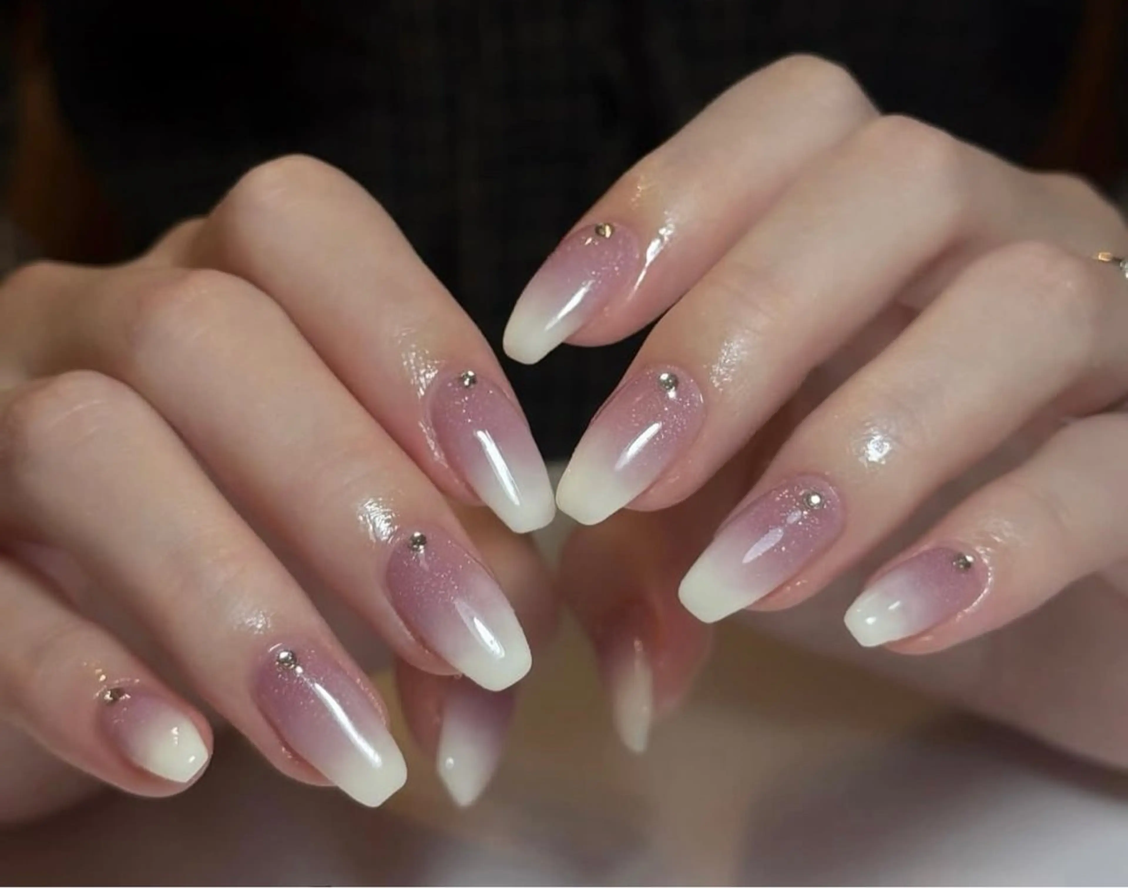 ネイル オーロラネイル 長さ出し フレンチネイル ジェルネイル ガラスフレンチ ハンドネイル Rela・S NAILのネイルデザイン