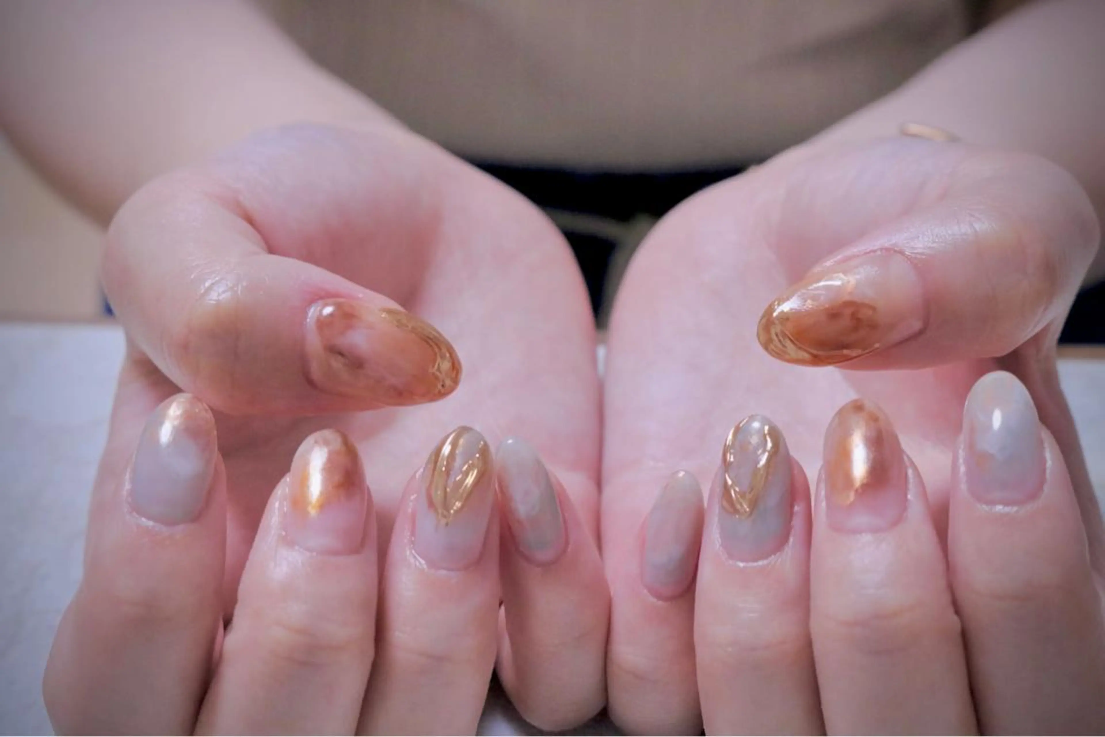 ネイル オーロラネイル カジュアル フラッシュネイル ジェルネイル ラメ(グリッター) ハンドネイル MH Nailのネイルデザイン