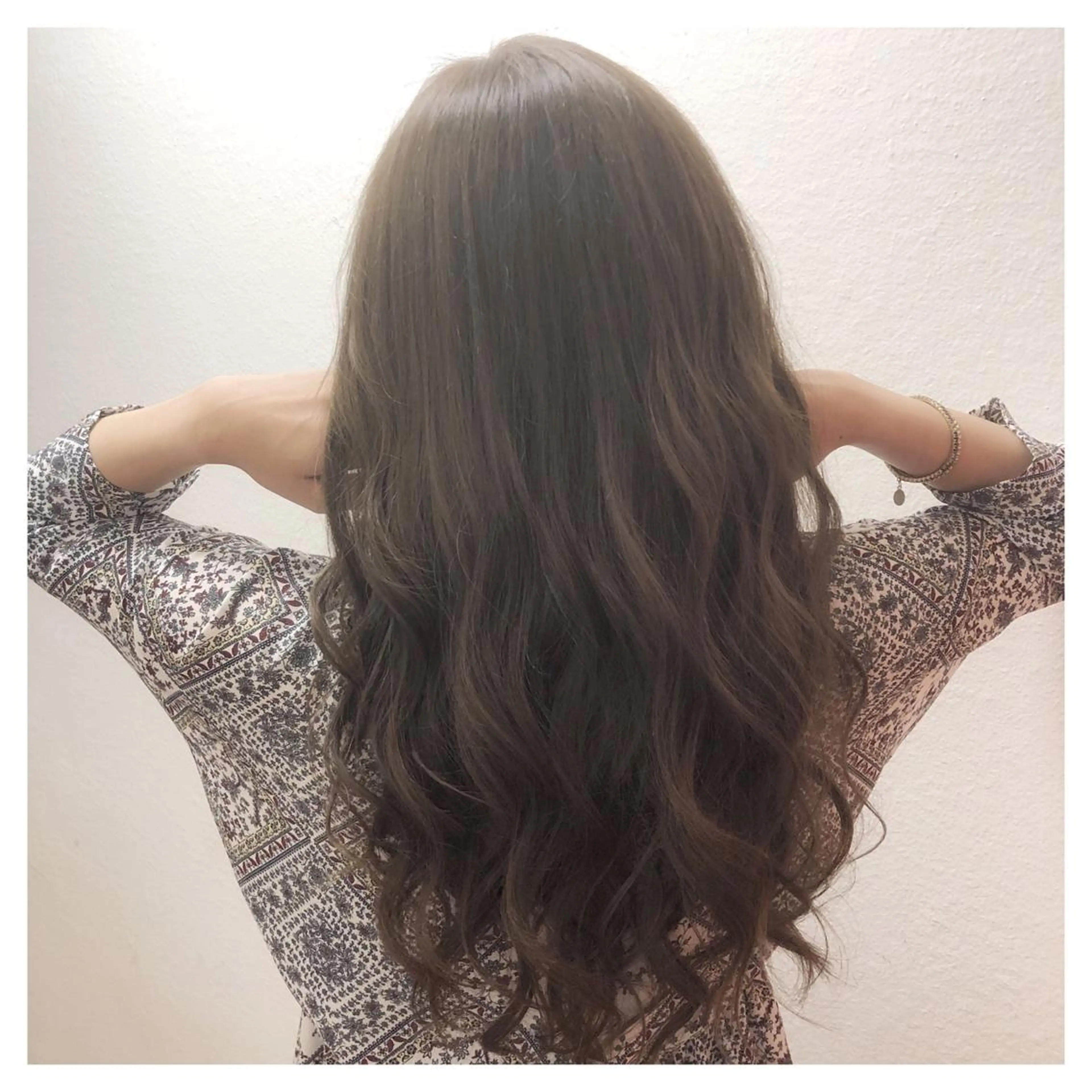 ロング カラー biscohair 髪にドラマを。のヘアスタイル