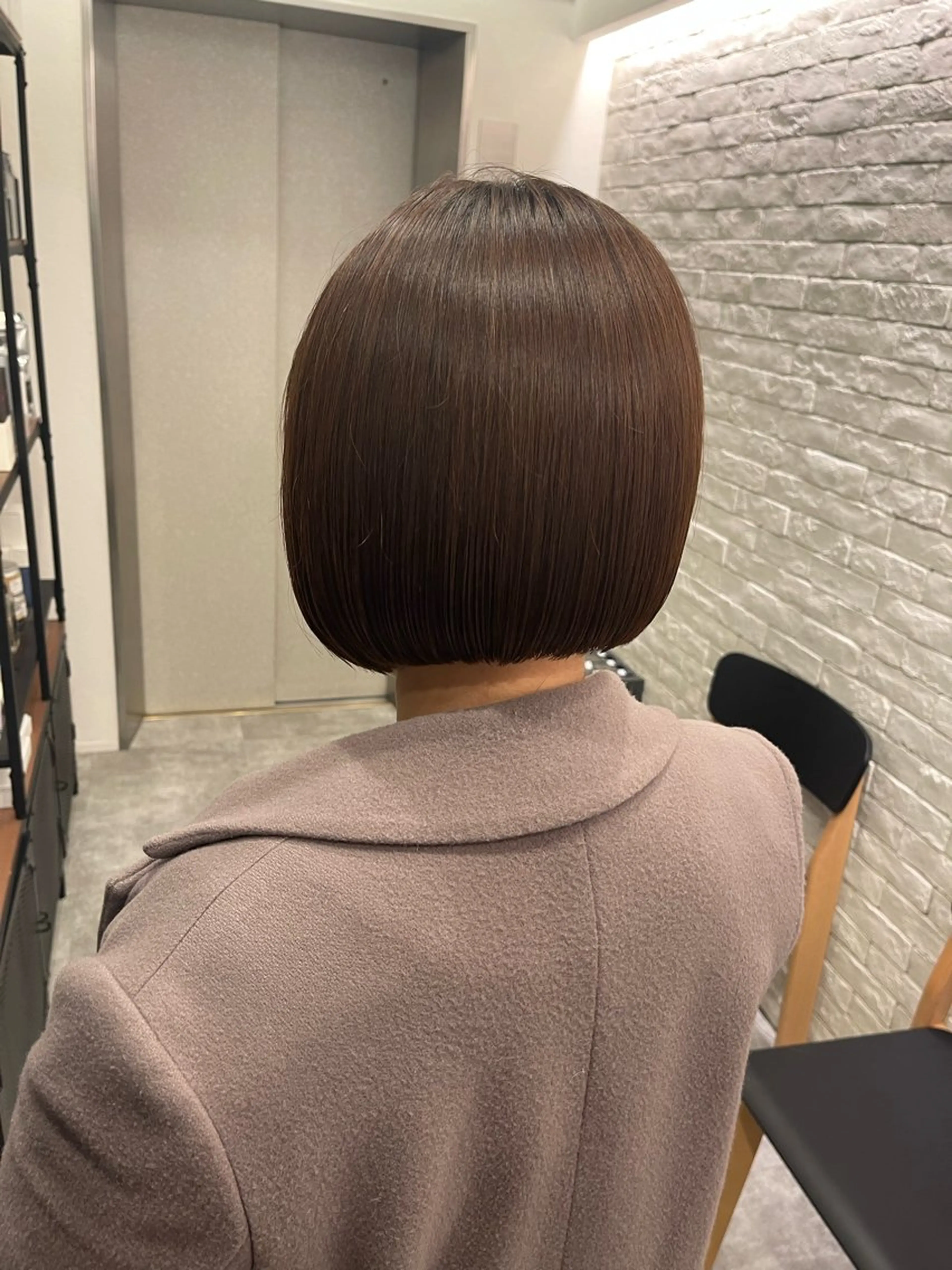 ショート ボブ ハイトーン/レイヤ ーTENSHOのヘアスタイル