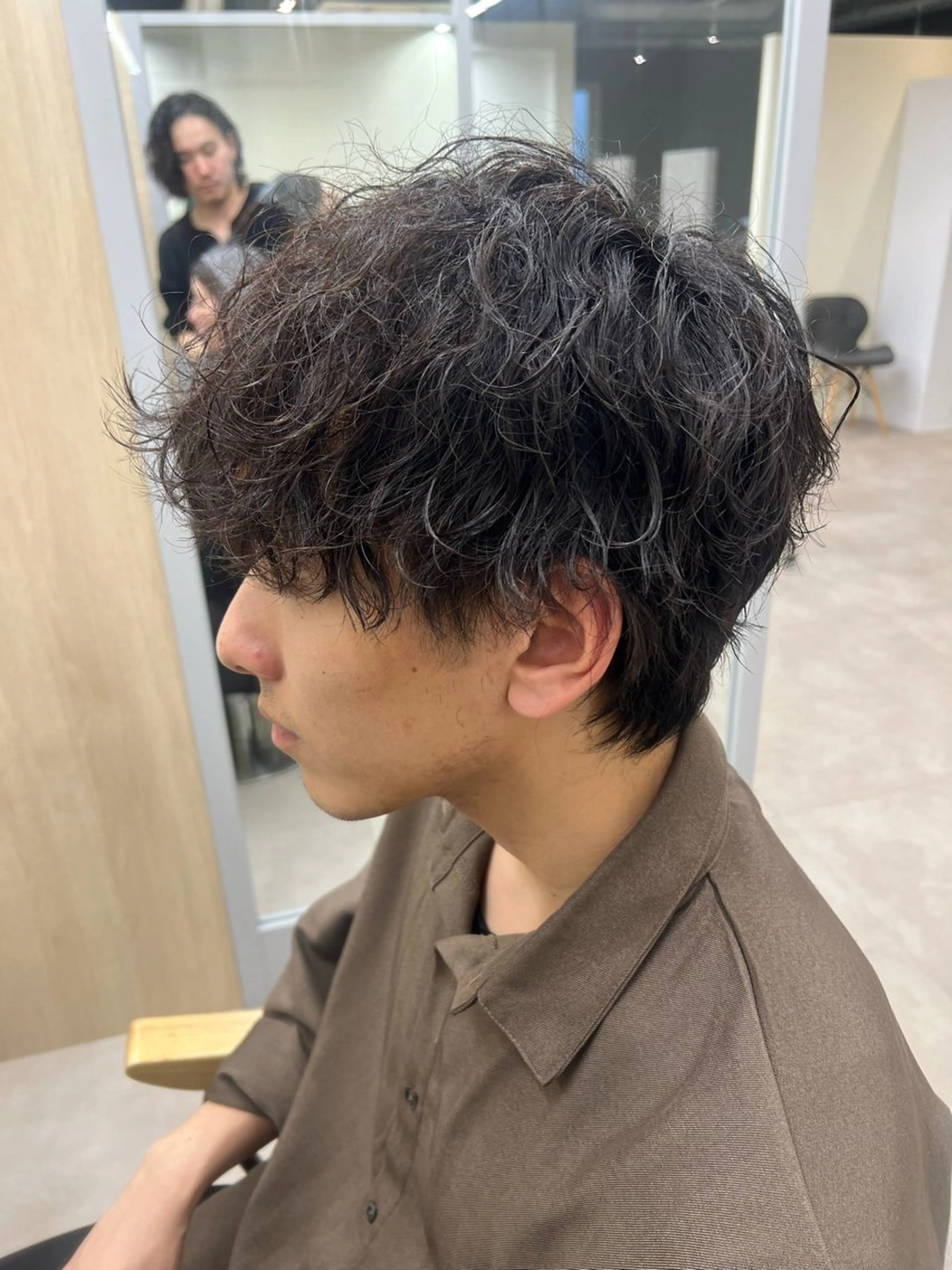 メンズ マッシュウルフ マッシュ メンズパーマ メンズウルフカット ウルフカット メンズ レイヤー ウルフ 弓木啓輔のヘアスタイル