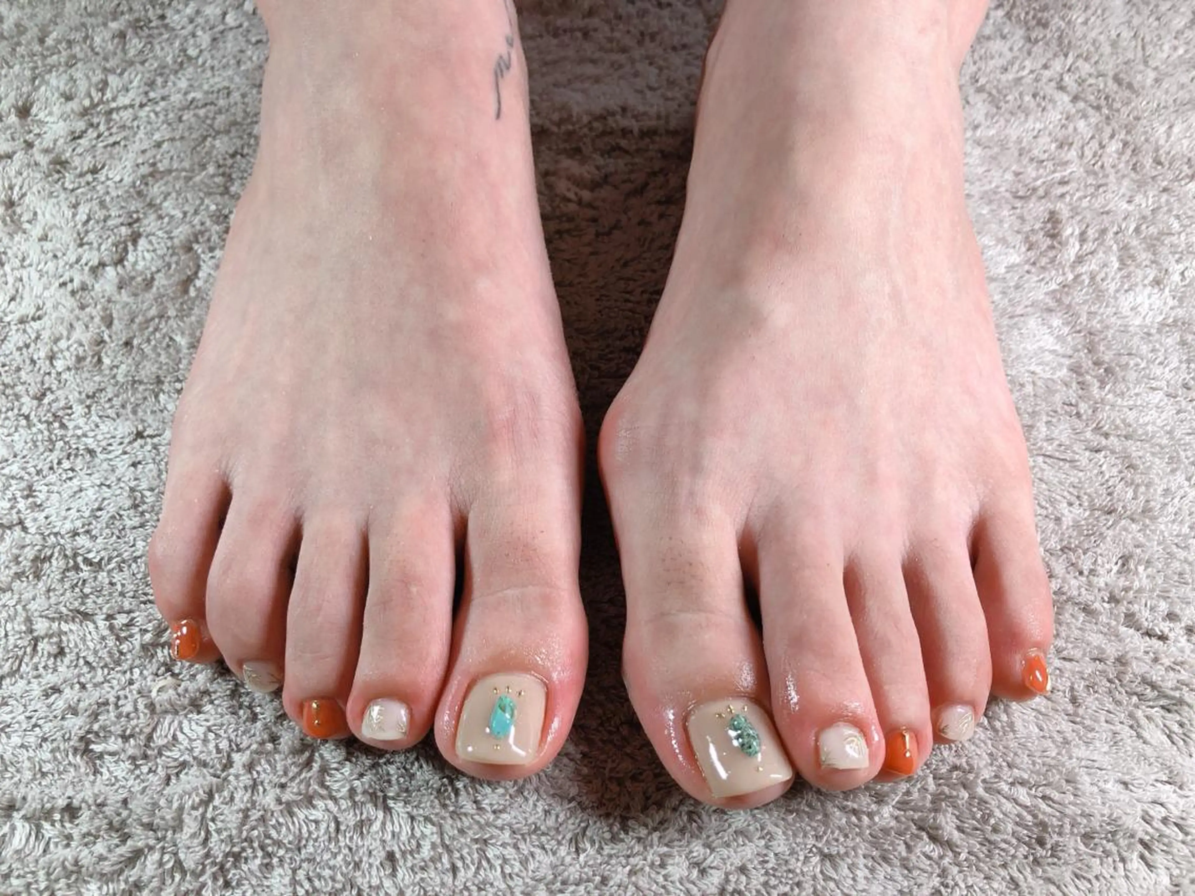 ネイル iiloo aromaworksのネイルデザイン